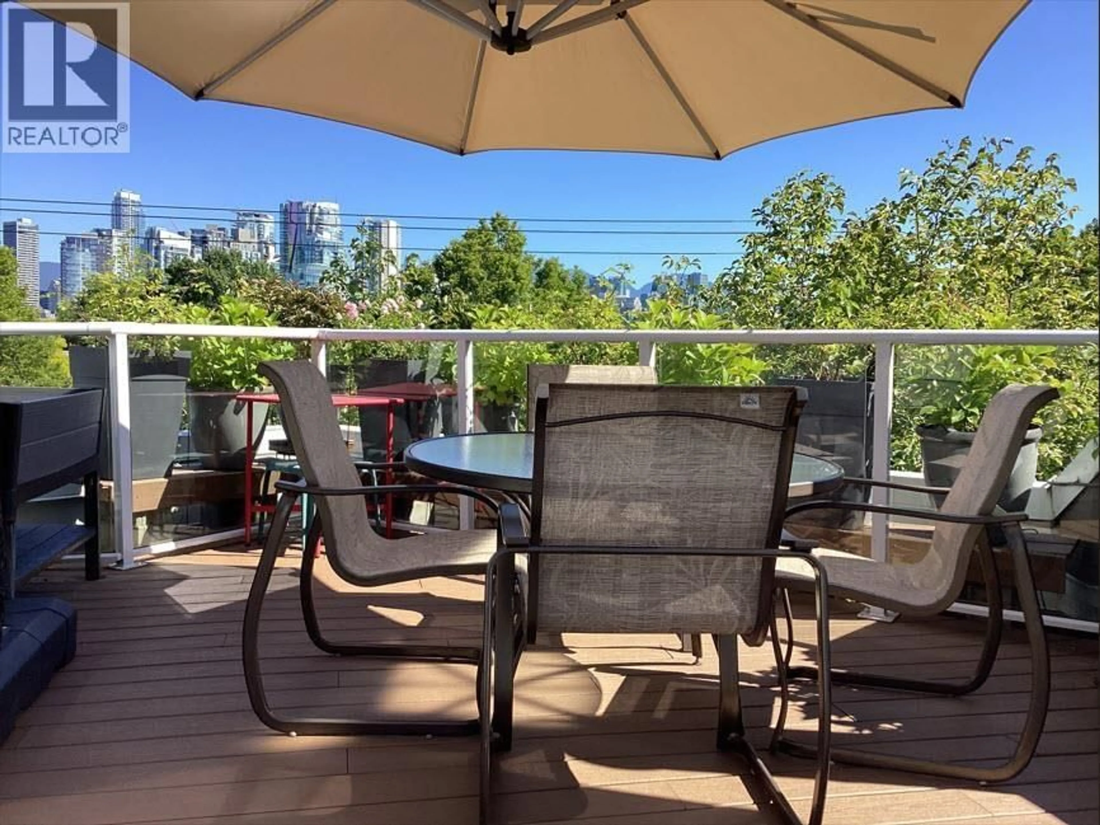 Patio, water/lake/river/ocean view for 2217 OAK STREET, Vancouver British Columbia V6H3W6
