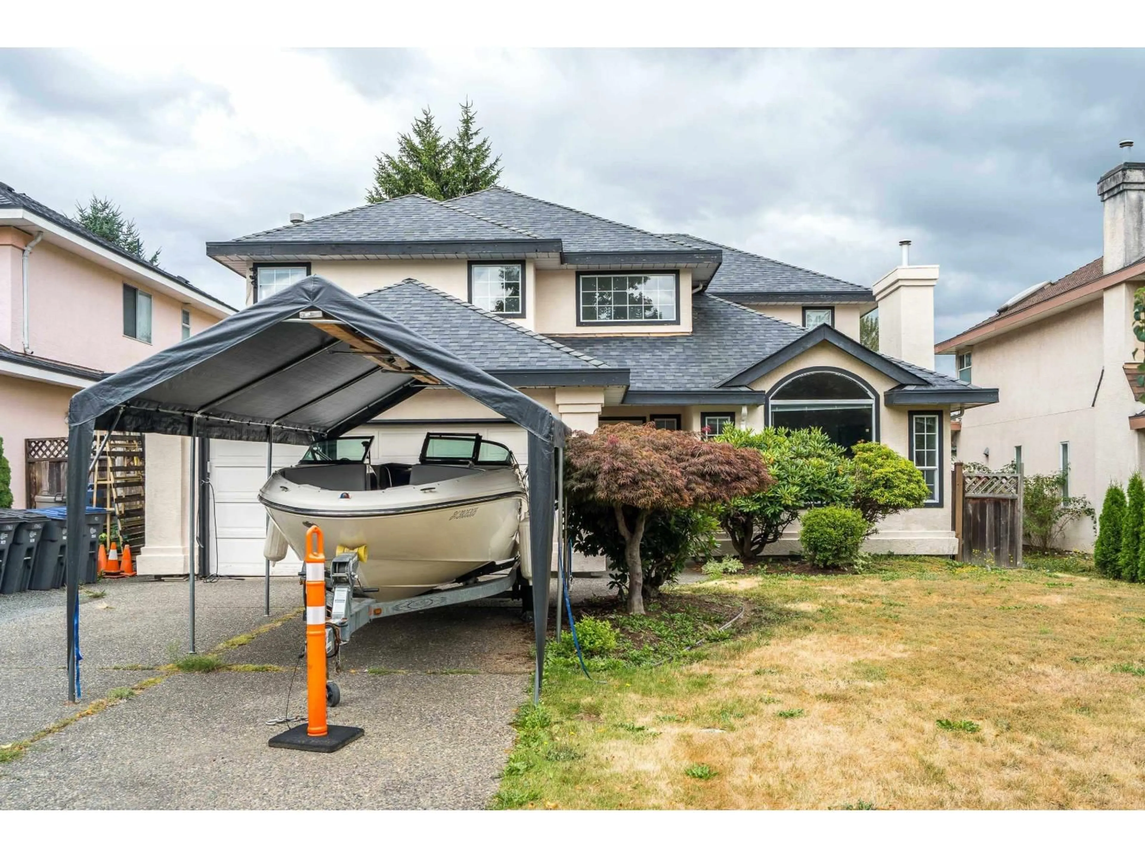 Home with vinyl exterior material, street for 17163 102, Surrey British Columbia V4N3L4