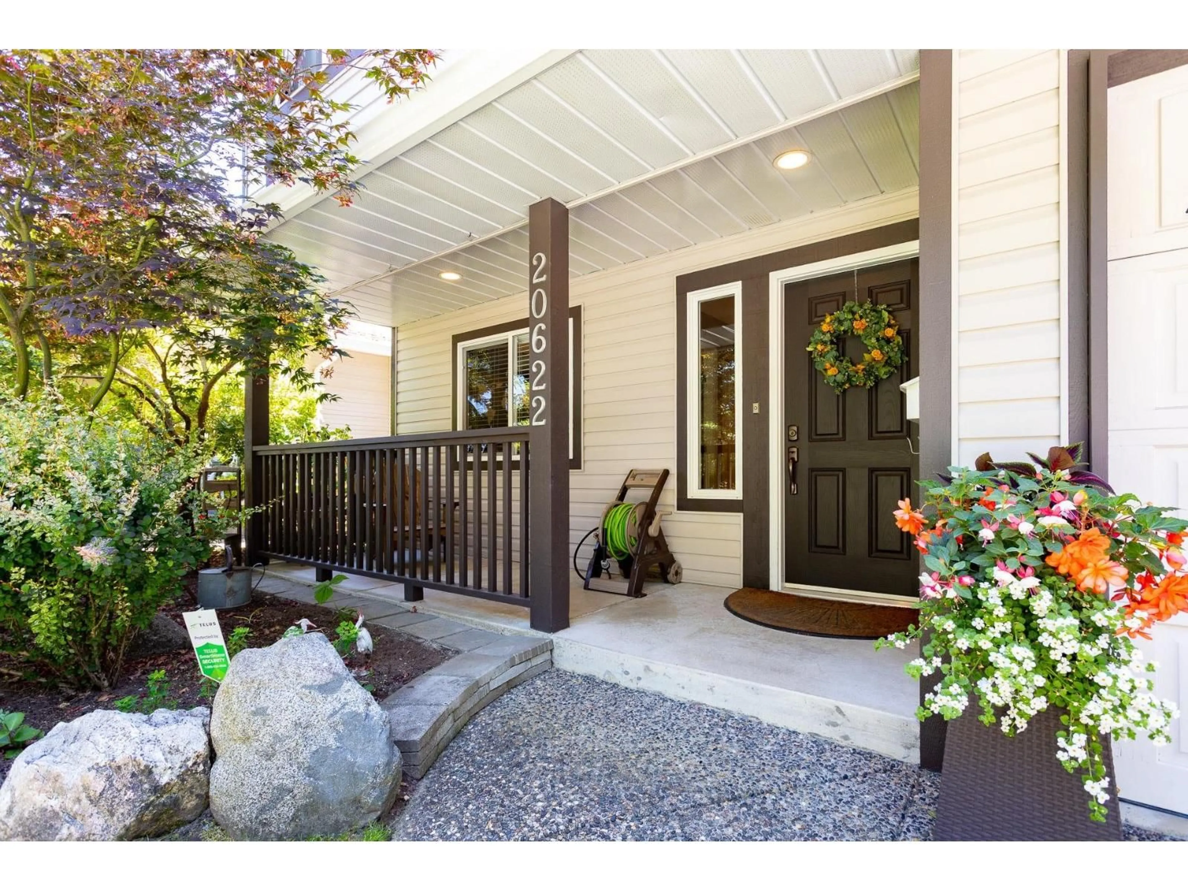 Indoor entryway for 20622 46A, Langley British Columbia V3A3J9