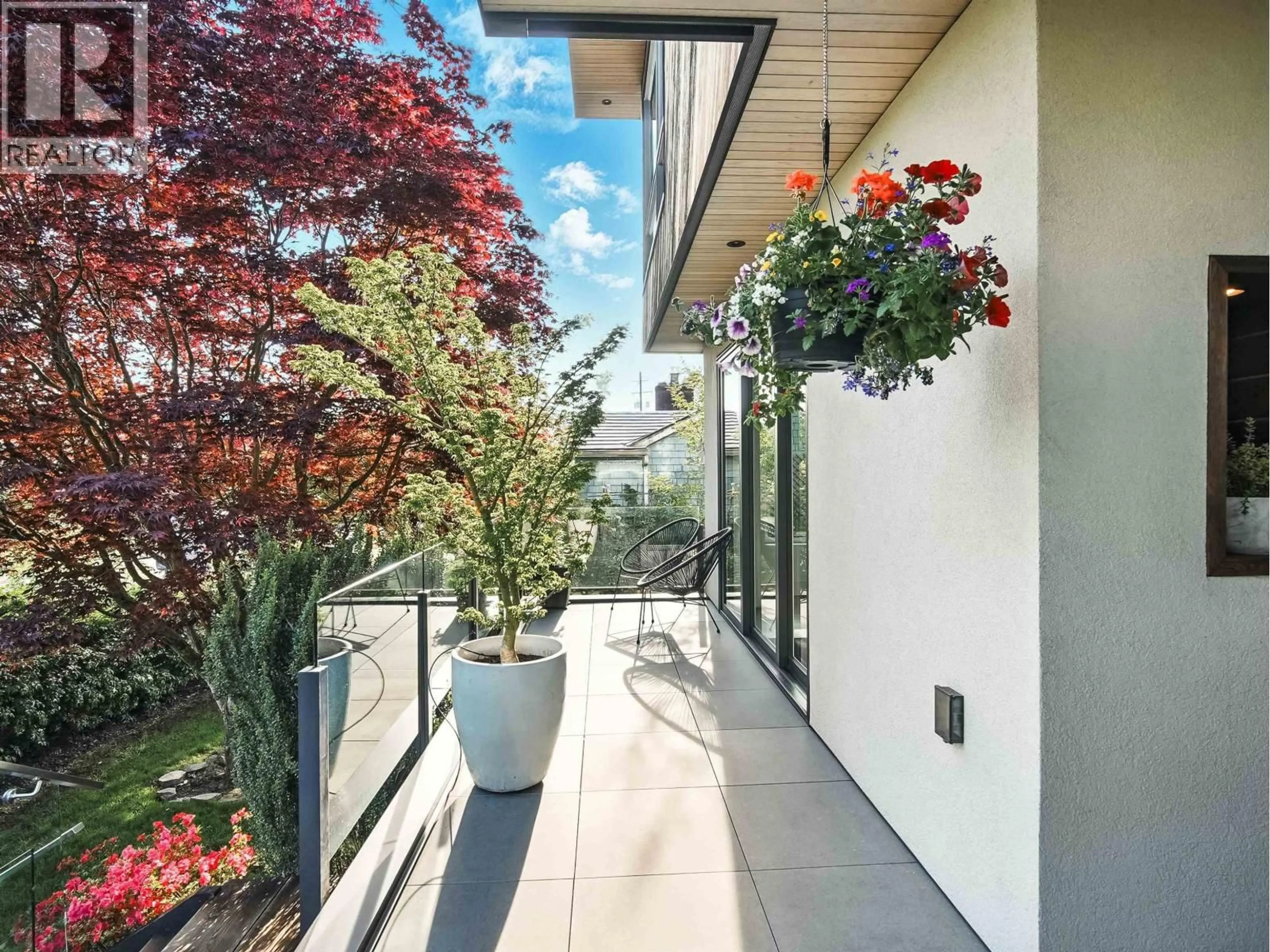 Unknown for 452 4TH STREET, North Vancouver British Columbia V7L1J5