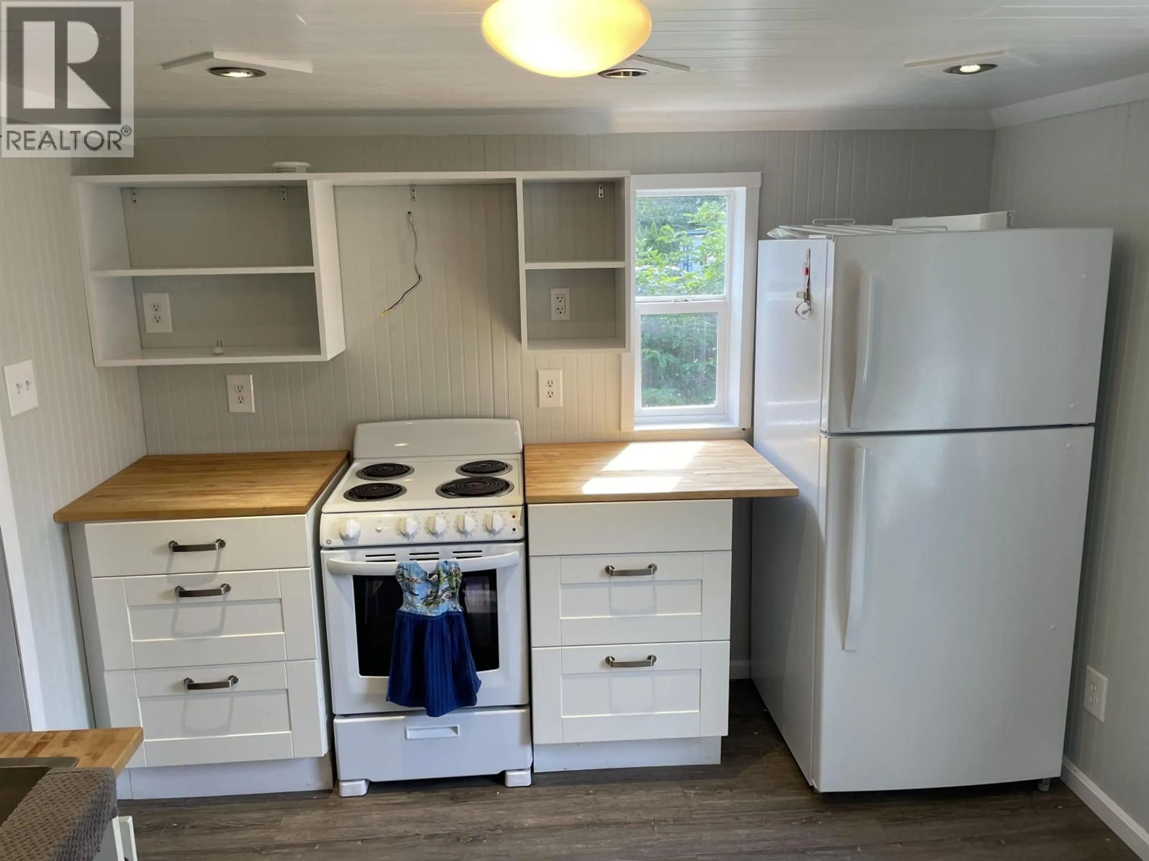 Standard kitchen, wood/laminate floor for 4729 WALSH AVENUE, Terrace British Columbia V8G1Y7