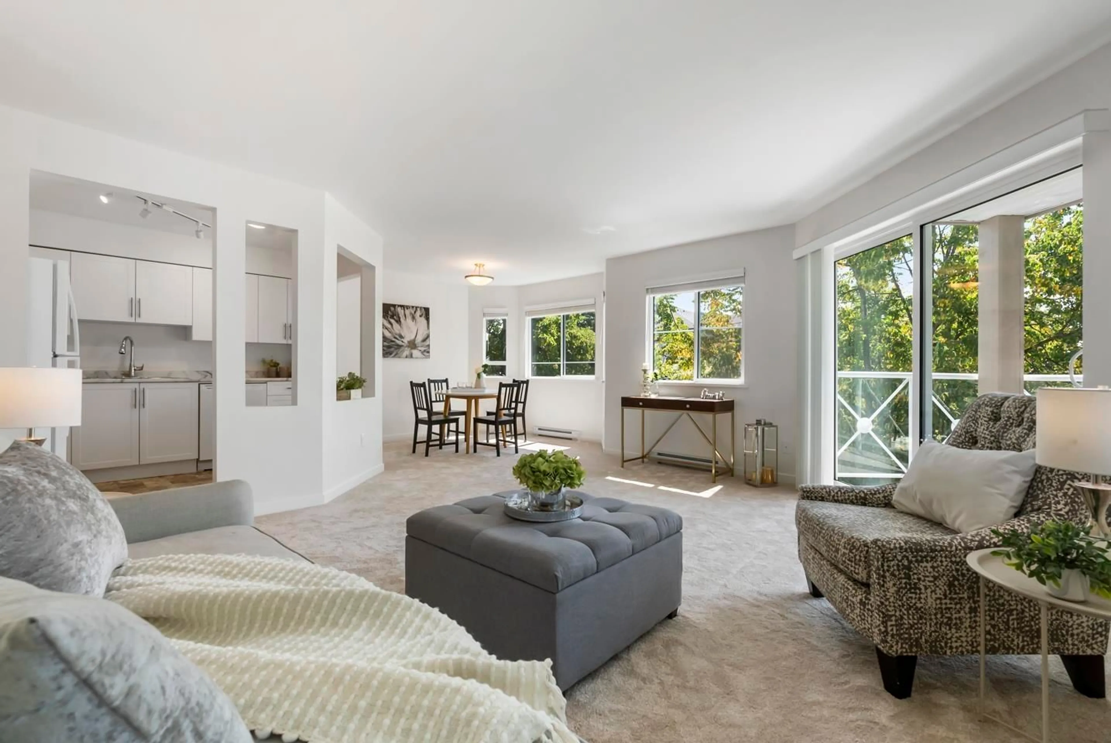 Living room with furniture, unknown for 317 - 12101 80, Surrey British Columbia V3W5V6