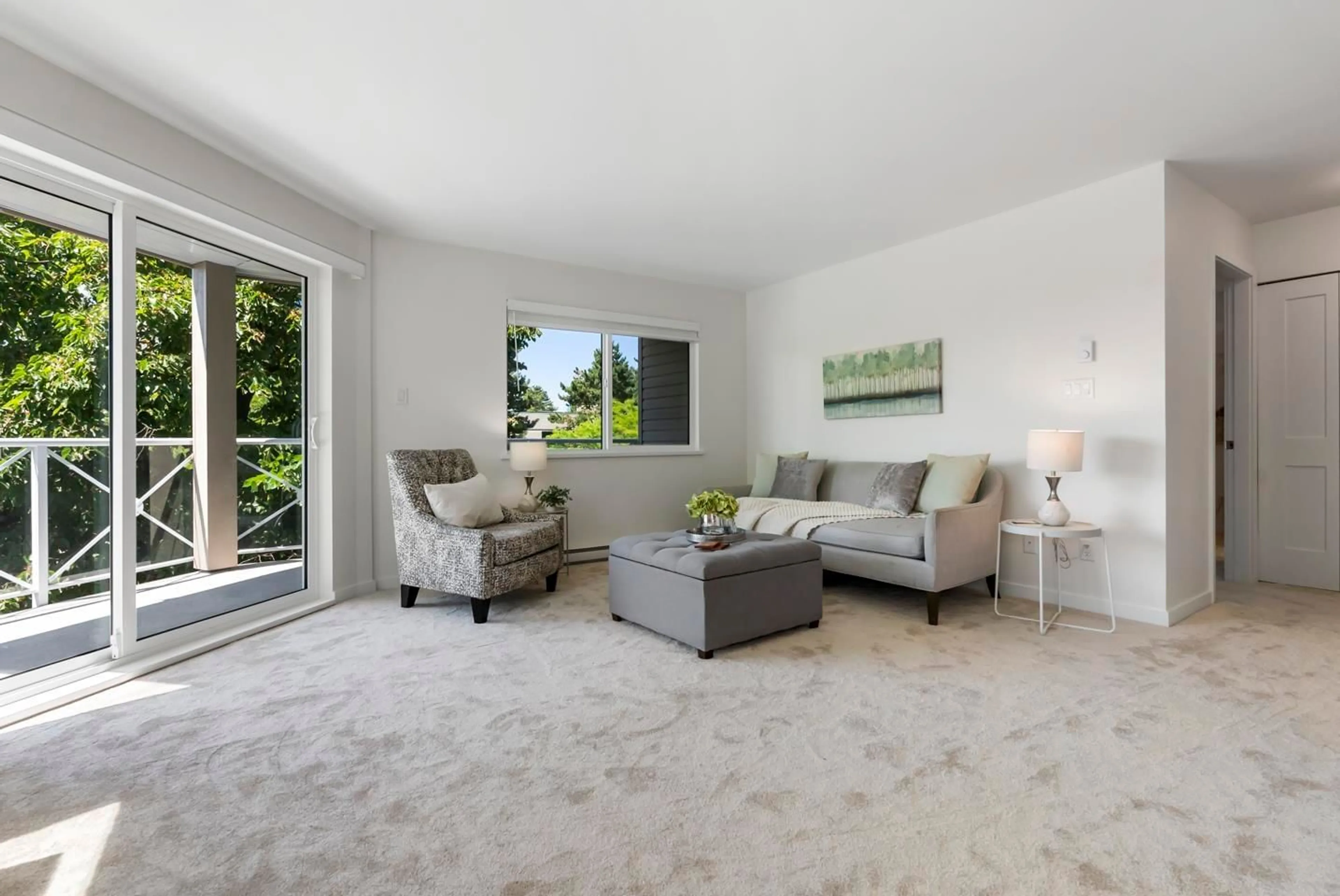Living room with furniture, carpet floor for 317 - 12101 80, Surrey British Columbia V3W5V6