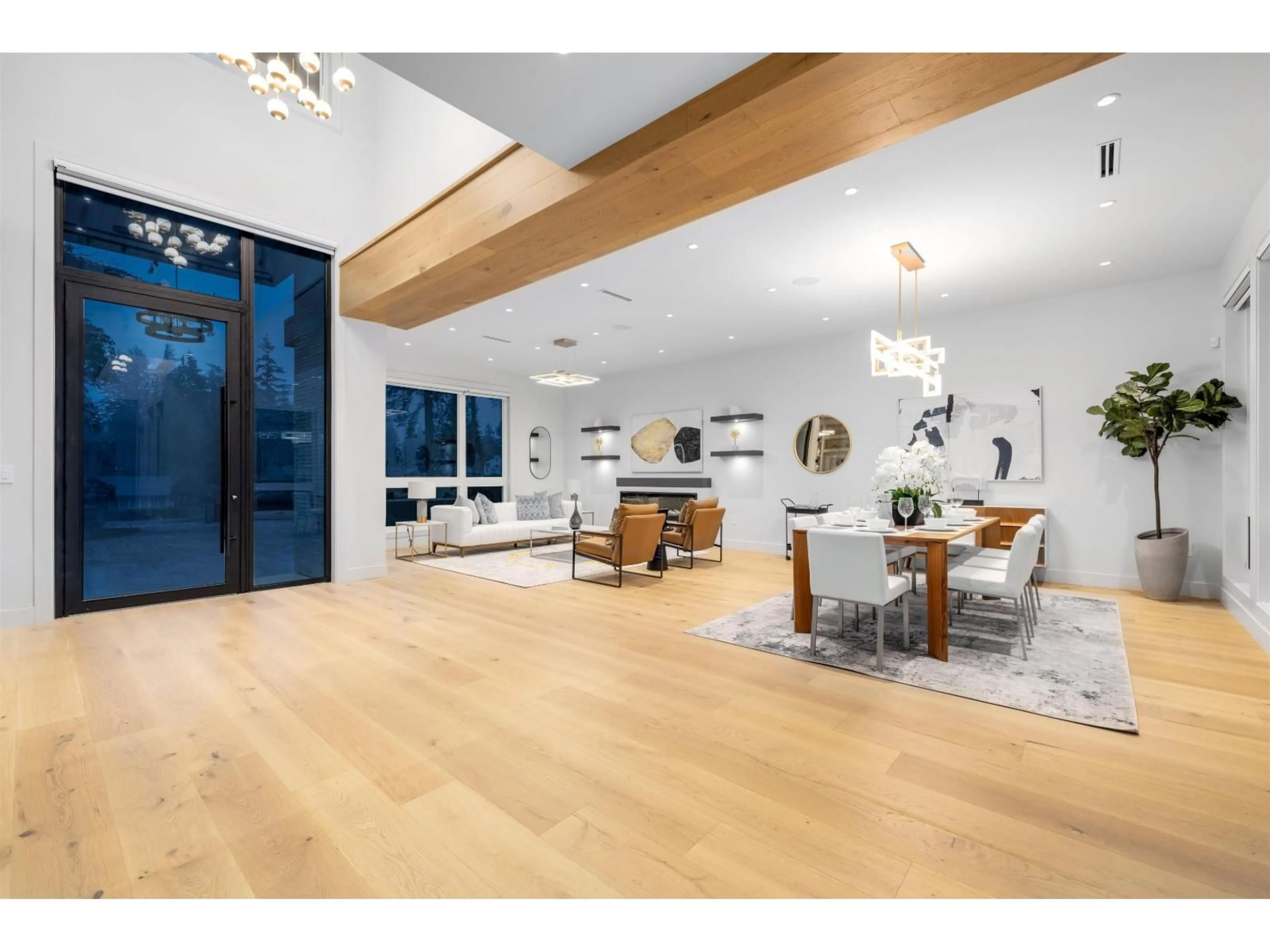 Indoor entryway for 2589 141, Surrey British Columbia V4P2E5
