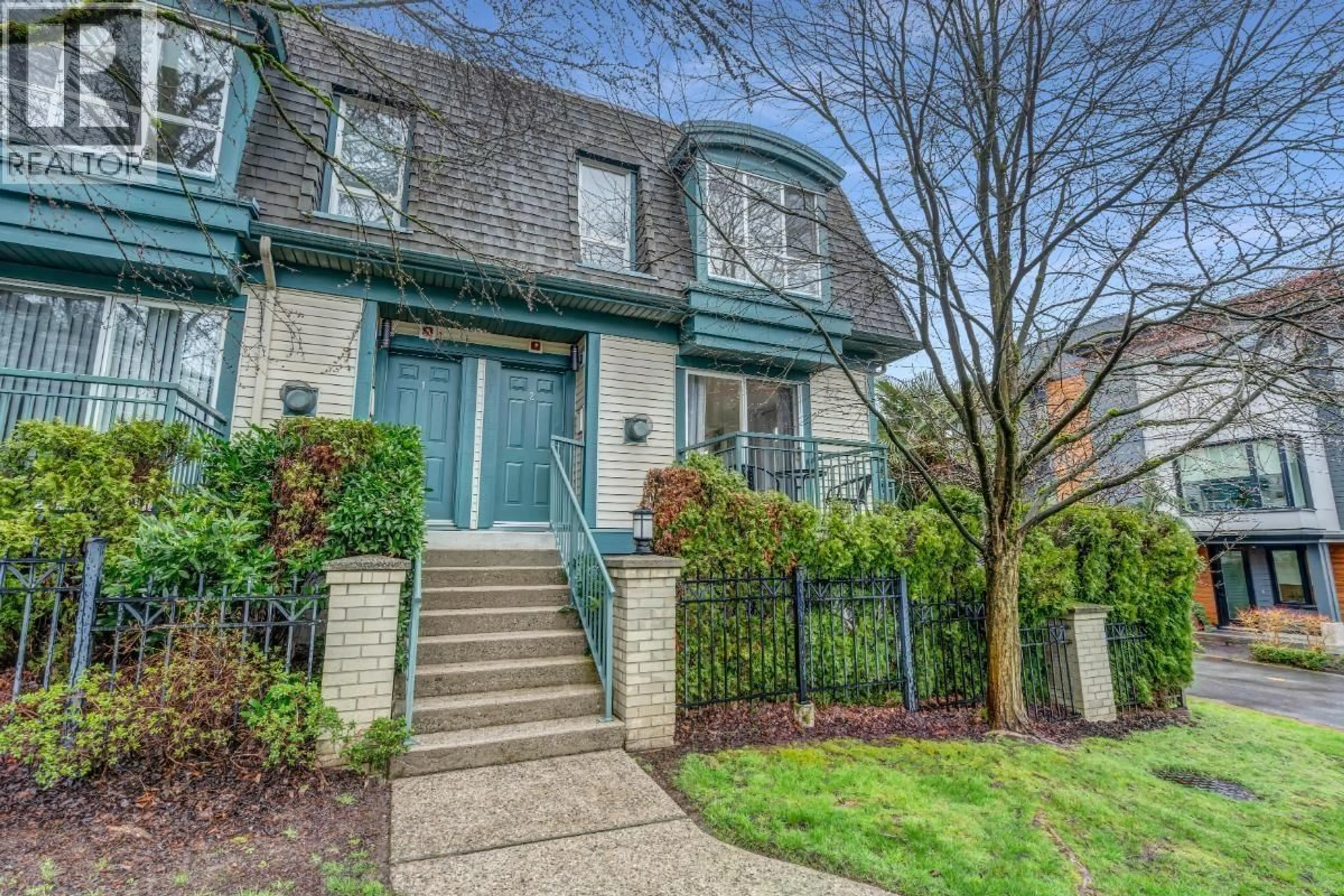 Unknown for 2 - 288 ST. DAVIDS AVENUE, North Vancouver British Columbia V7L4X2