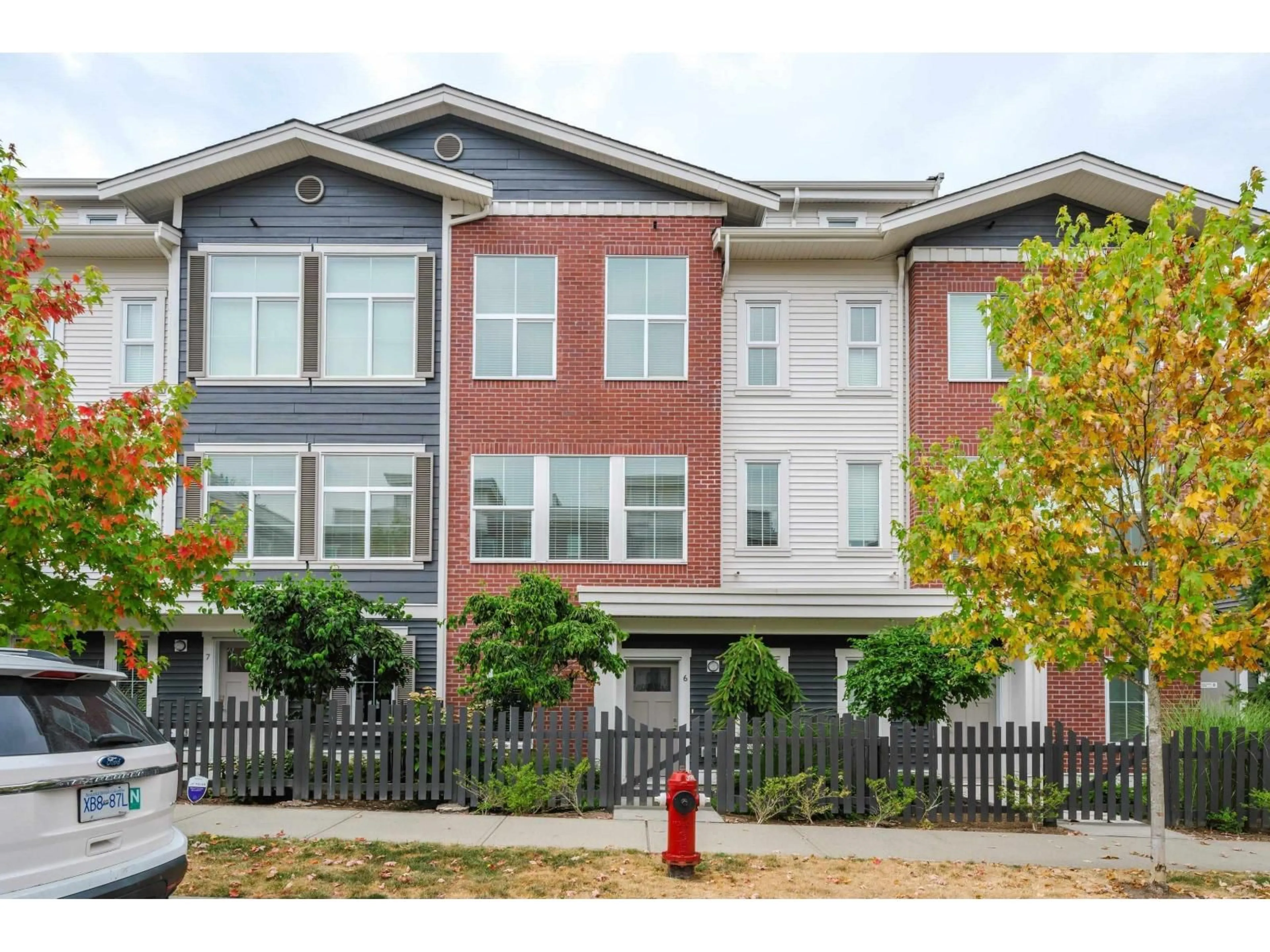 Home with vinyl exterior material, street for 6 - 8371 202B, Langley British Columbia V2Y4K6