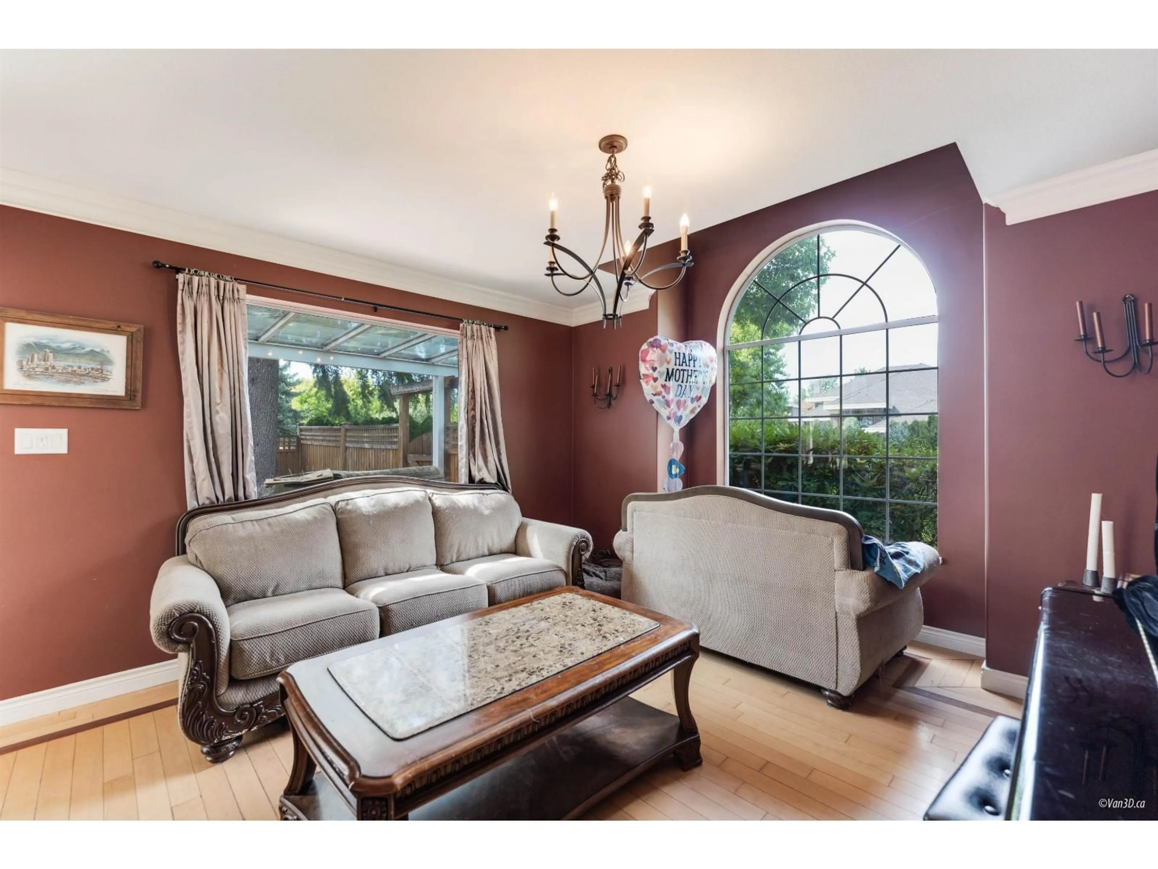 Living room with furniture, ceramic/tile floor for 2443 150, Surrey British Columbia V4P1N9