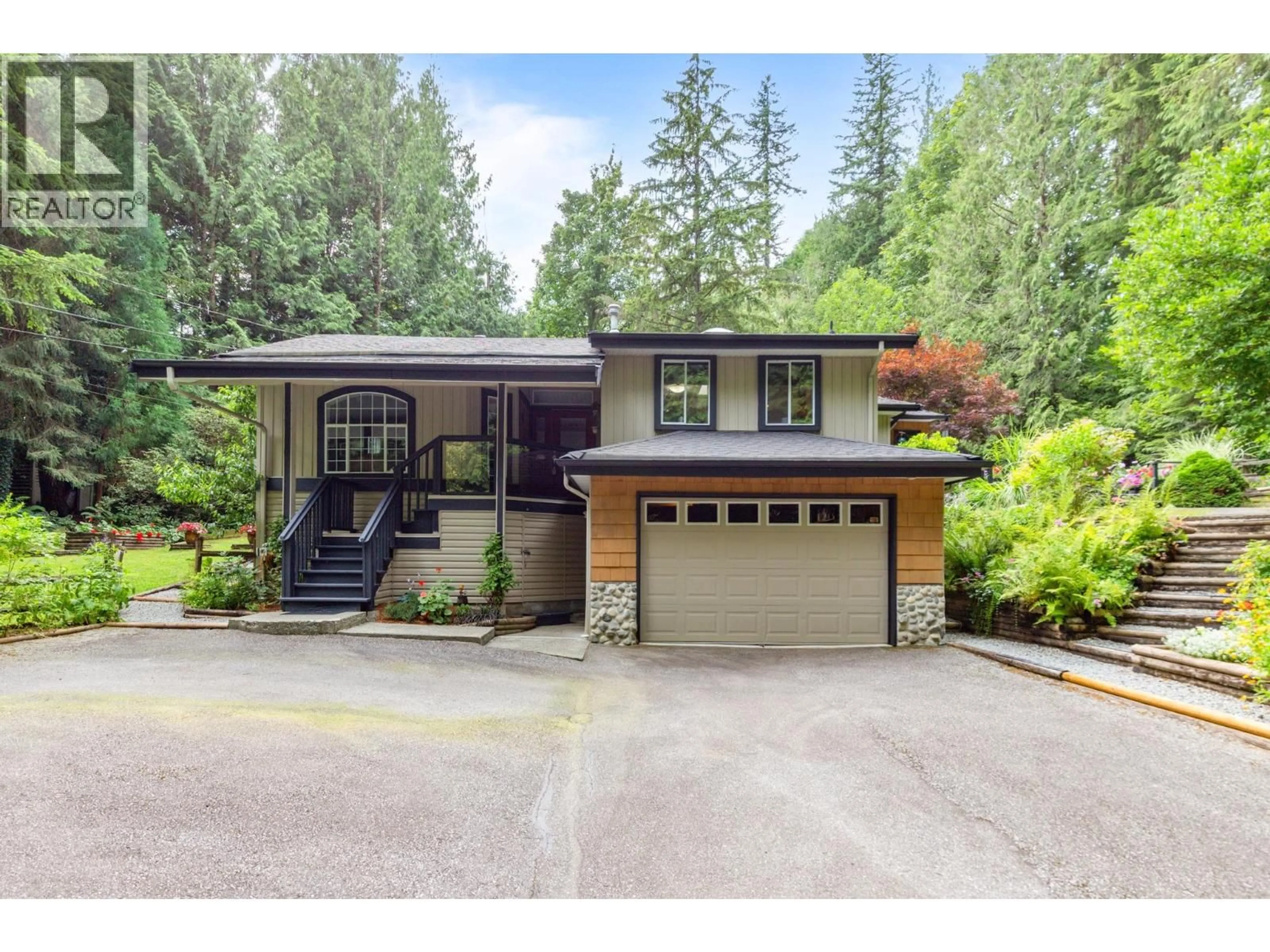 Home with vinyl exterior material, street for 11193 284 STREET, Maple Ridge British Columbia V2W1L8