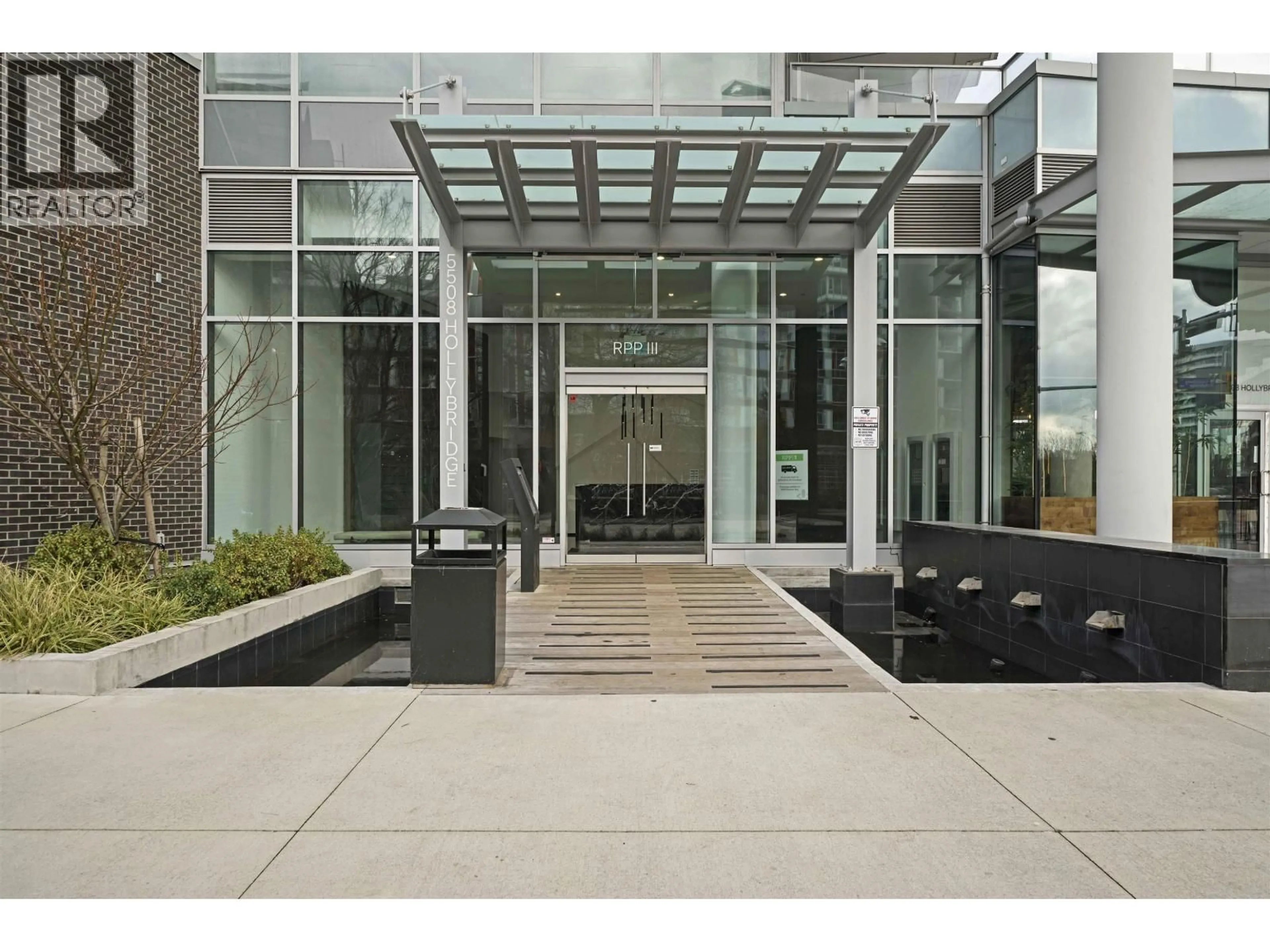 Indoor foyer for 608 - 5508 HOLLYBRIDGE WAY, Richmond British Columbia V7C0C7