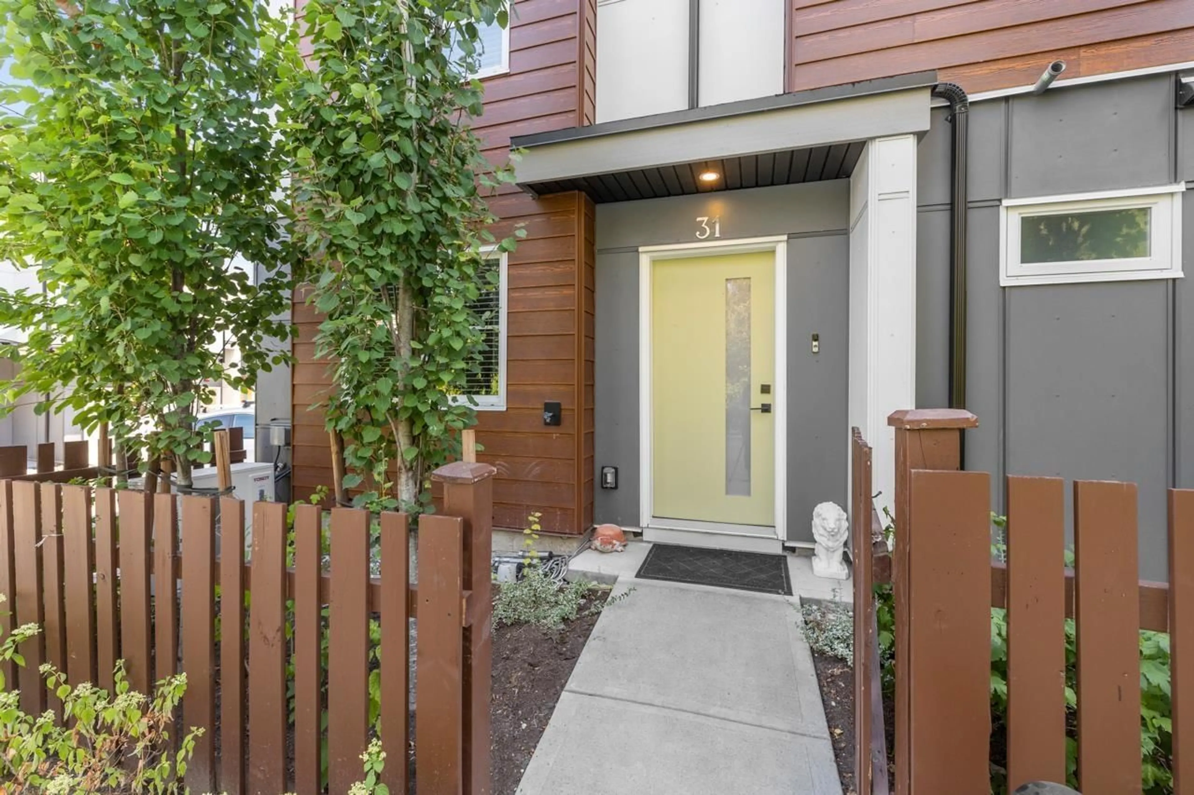 Indoor entryway for 31 - 20155 84, Langley British Columbia V2Y3R3
