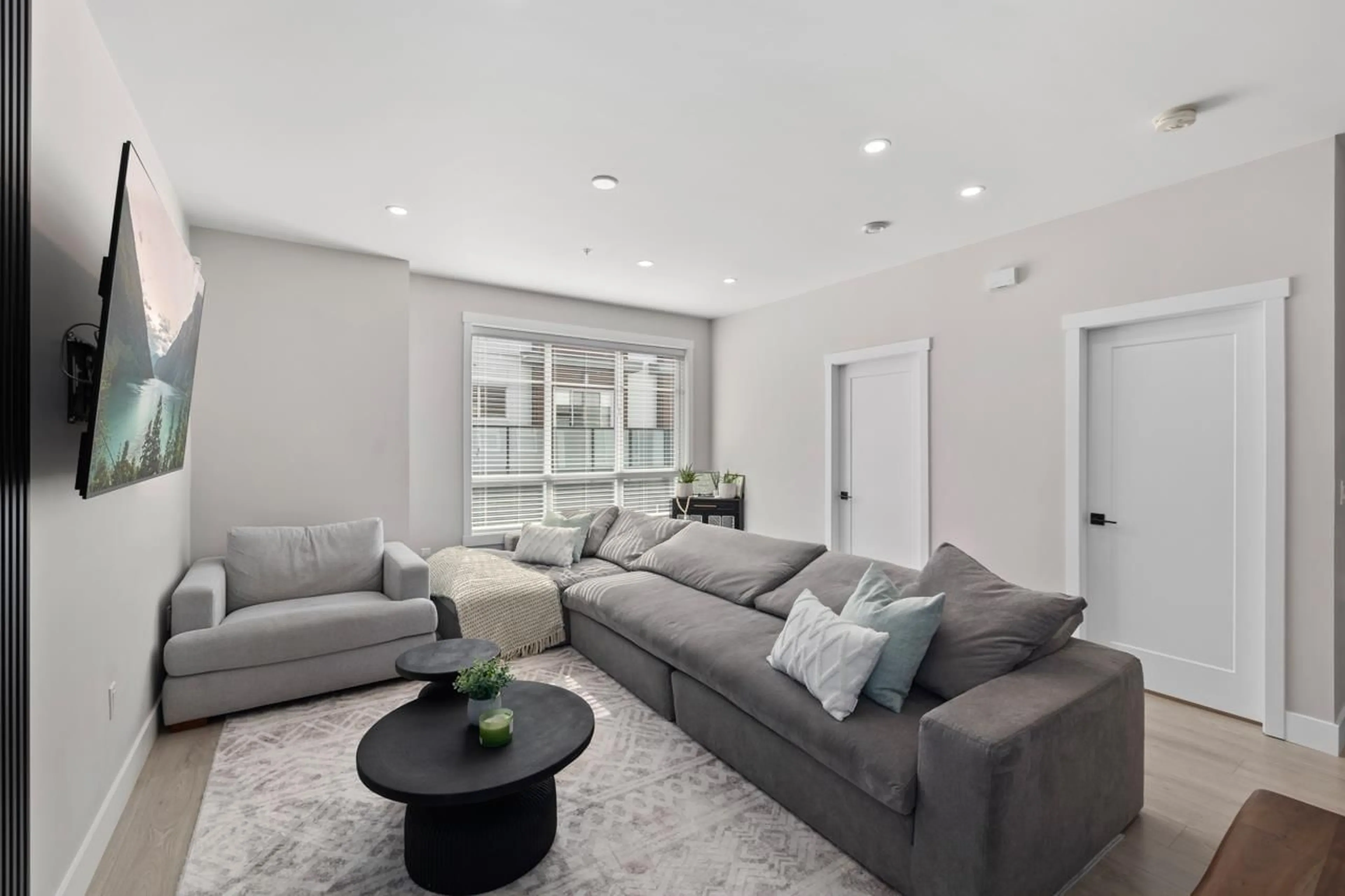 Living room with furniture, unknown for 31 - 20155 84, Langley British Columbia V2Y3R3