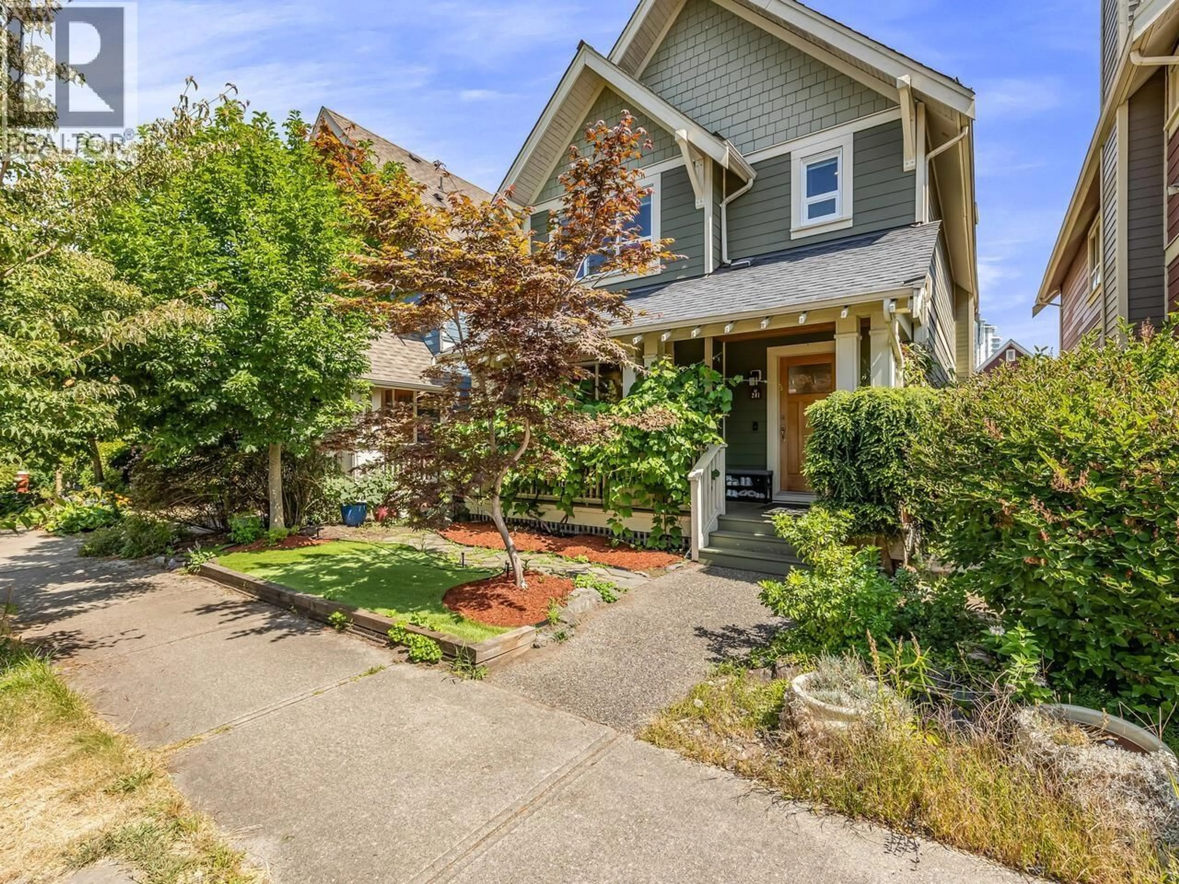 Home with vinyl exterior material, street for 241 FURNESS STREET, New Westminster British Columbia V3M0B4