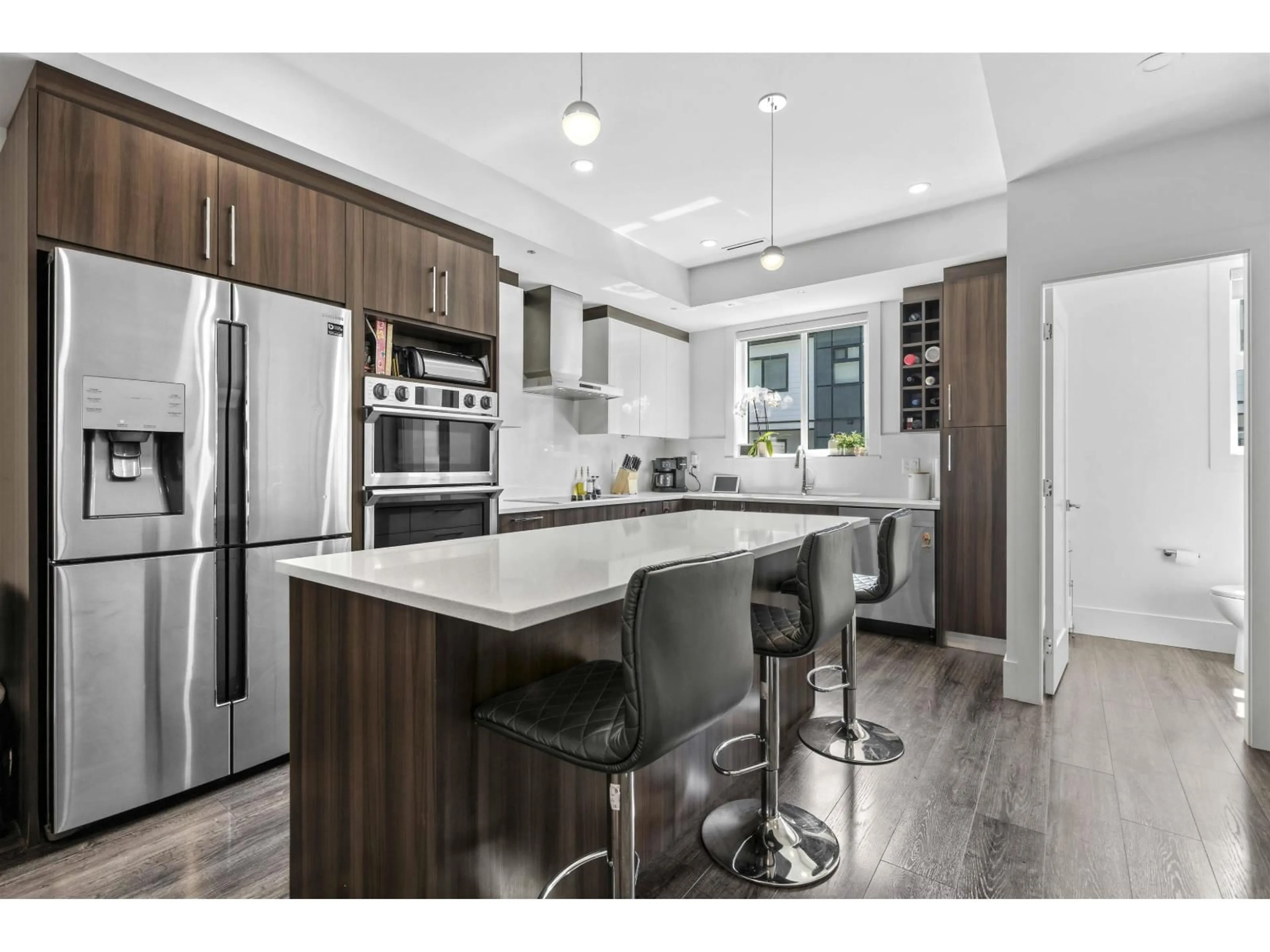 Open concept kitchen, wood/laminate floor for 16 - 34825 DELAIR, Abbotsford British Columbia V2S2E1