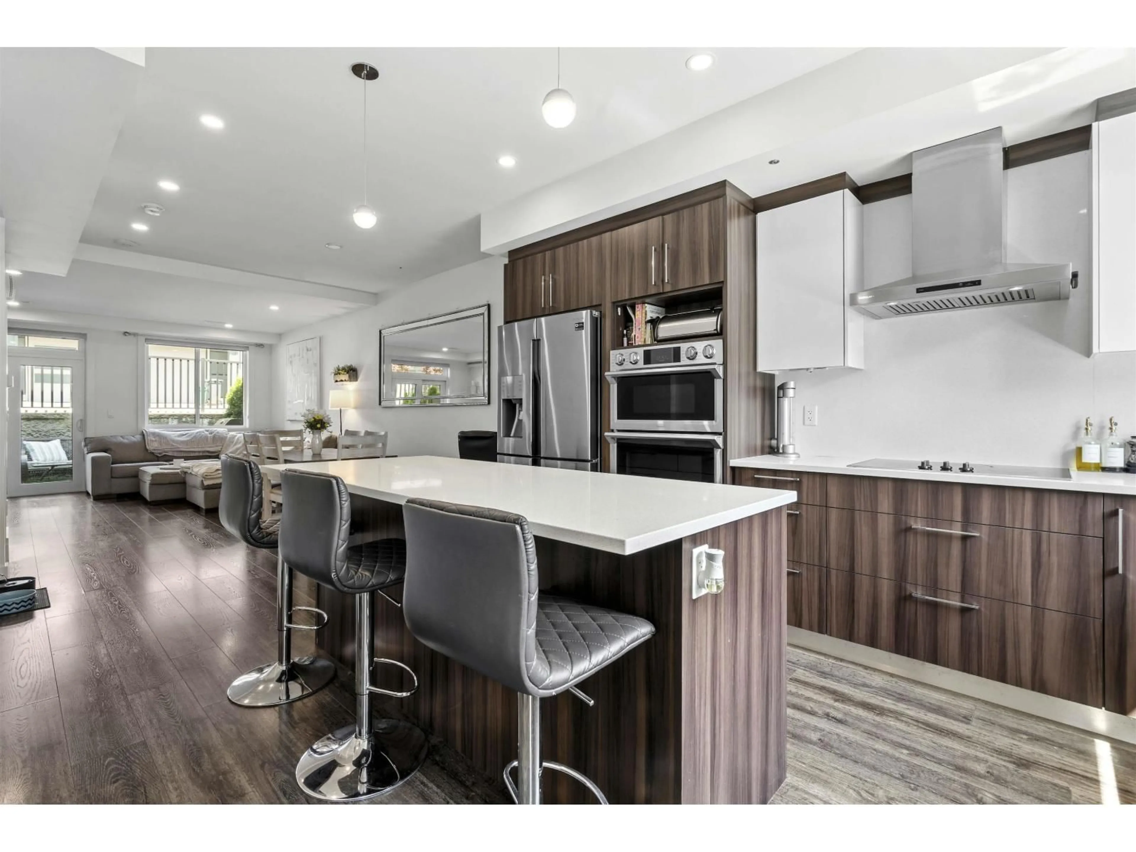 Open concept kitchen, wood/laminate floor for 16 - 34825 DELAIR, Abbotsford British Columbia V2S2E1