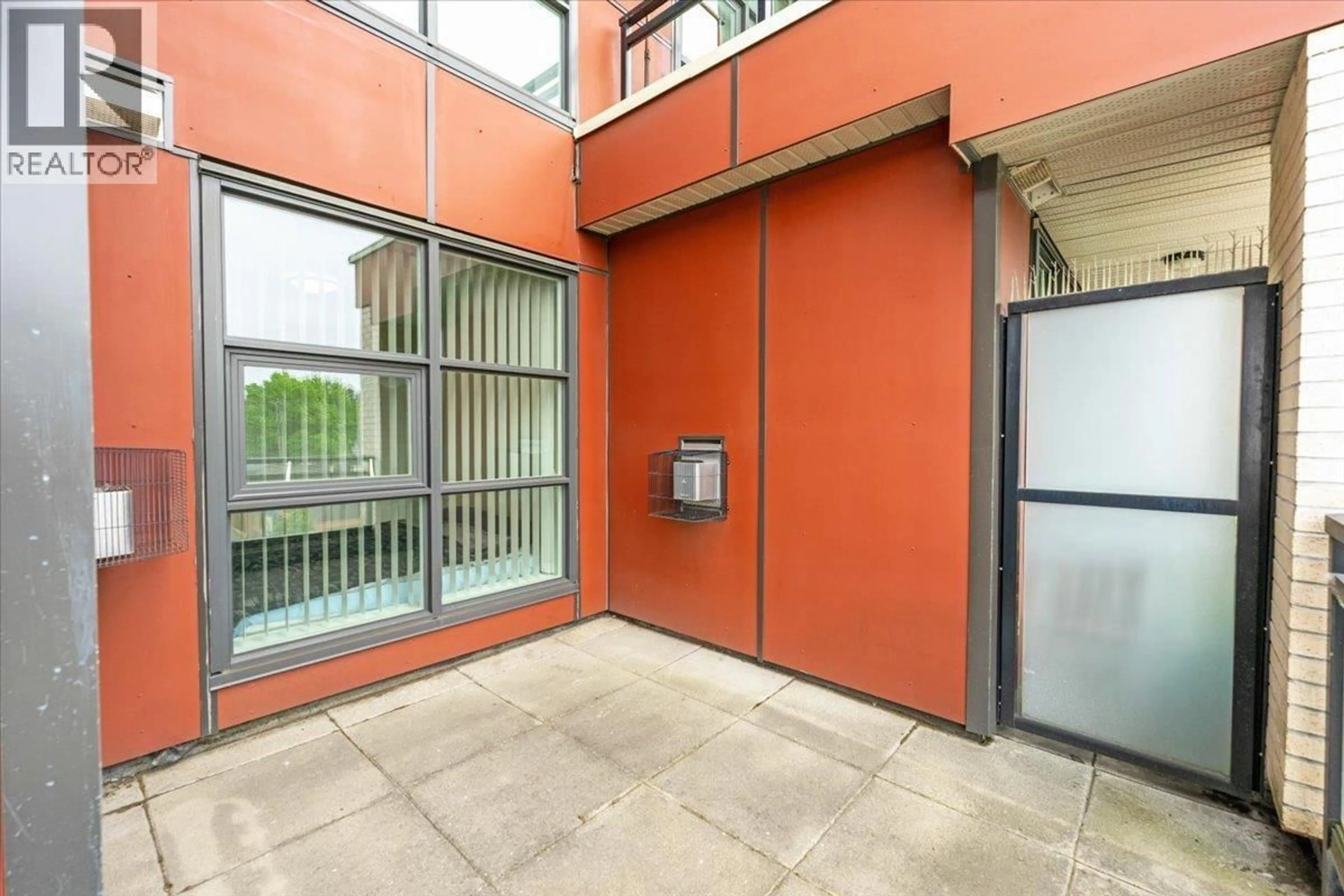 Indoor foyer for 409 - 3255 SMITH AVENUE, Burnaby British Columbia V5G0B5