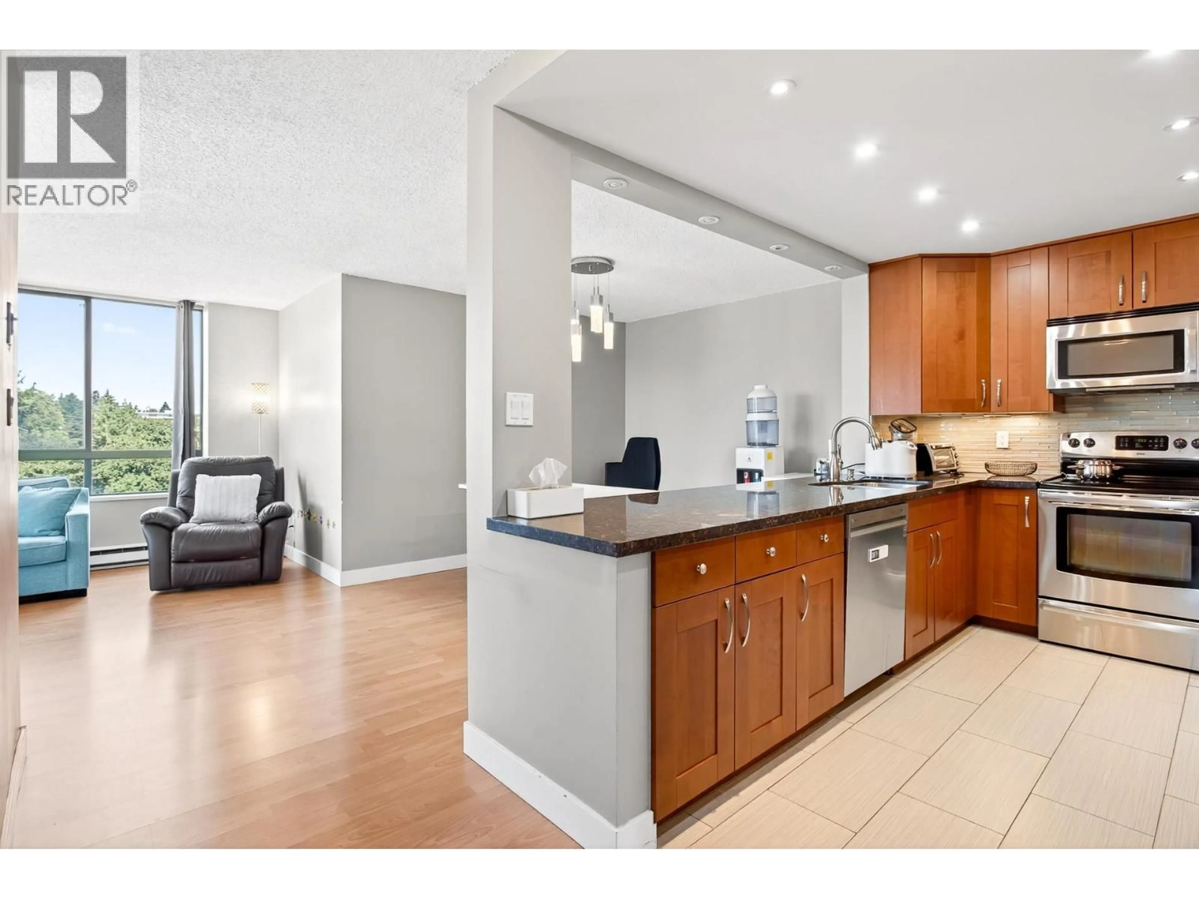 Open concept kitchen, unknown for 1106 - 121 TENTH STREET, New Westminster British Columbia V3M3X7