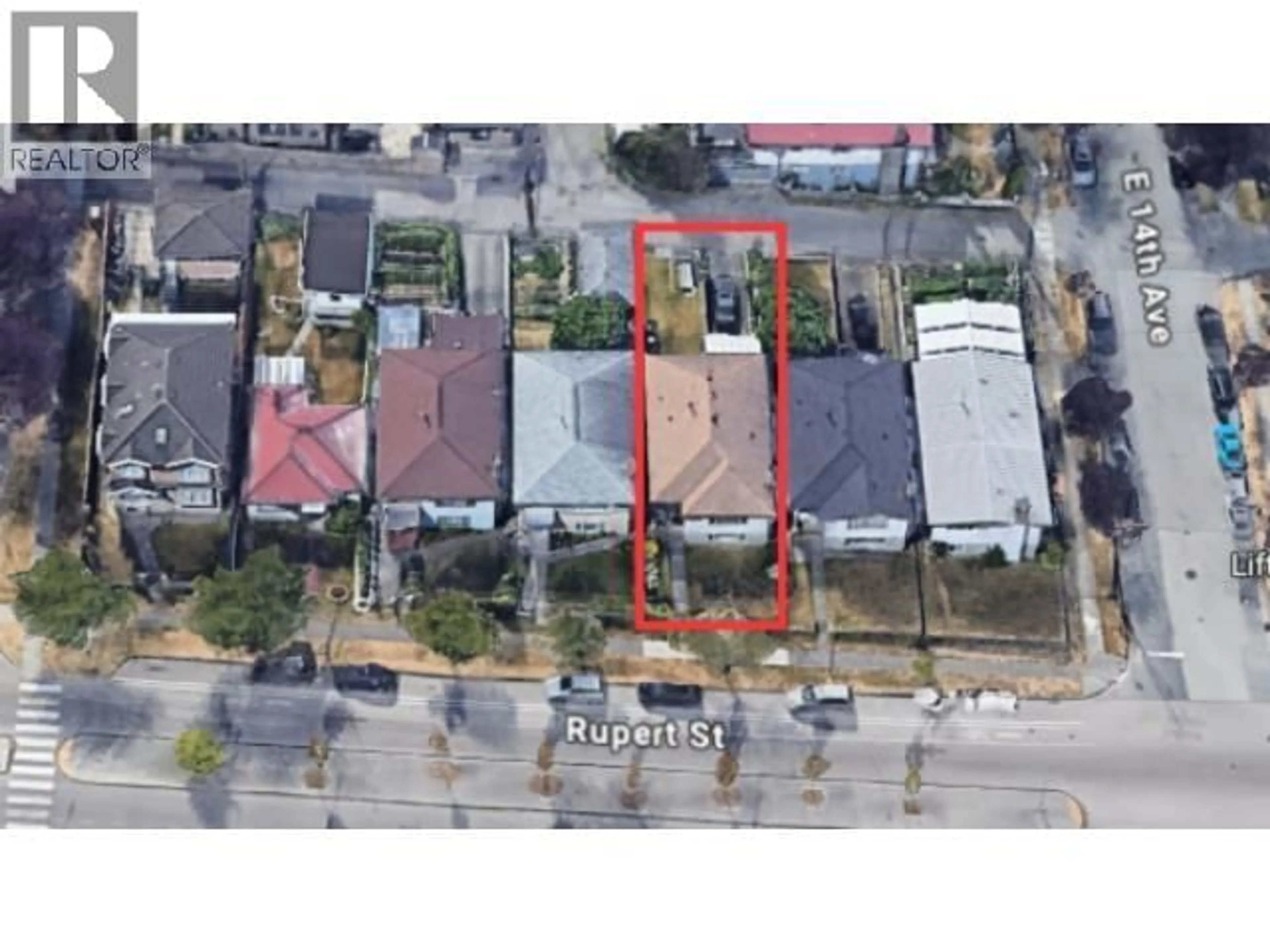 A pic from outside/outdoor area/front of a property/back of a property/a pic from drone, street for 3041 RUPERT STREET, Vancouver British Columbia V5M3V1
