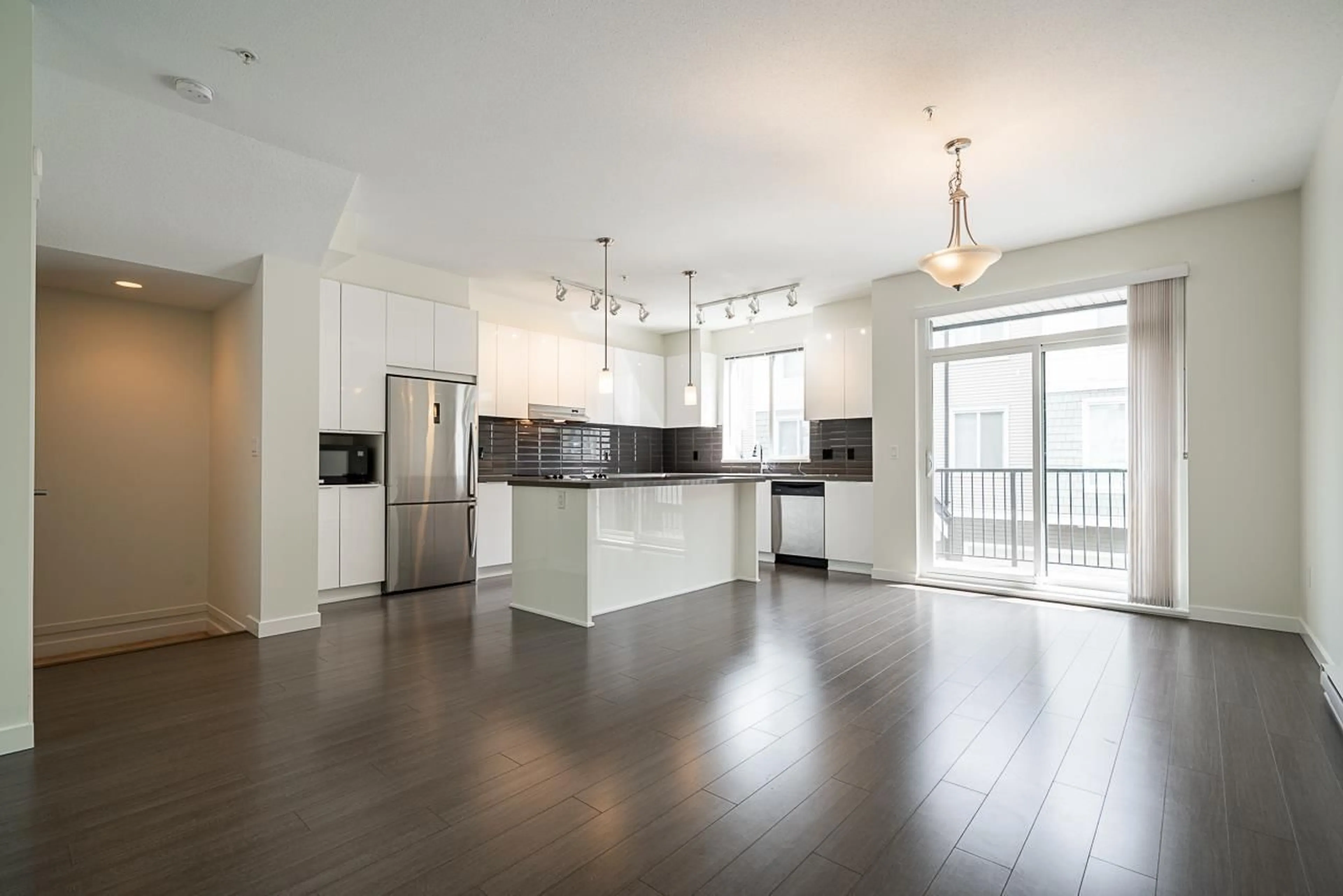 Open concept kitchen, unknown for 49 - 8138 204, Langley British Columbia V2Y0T4