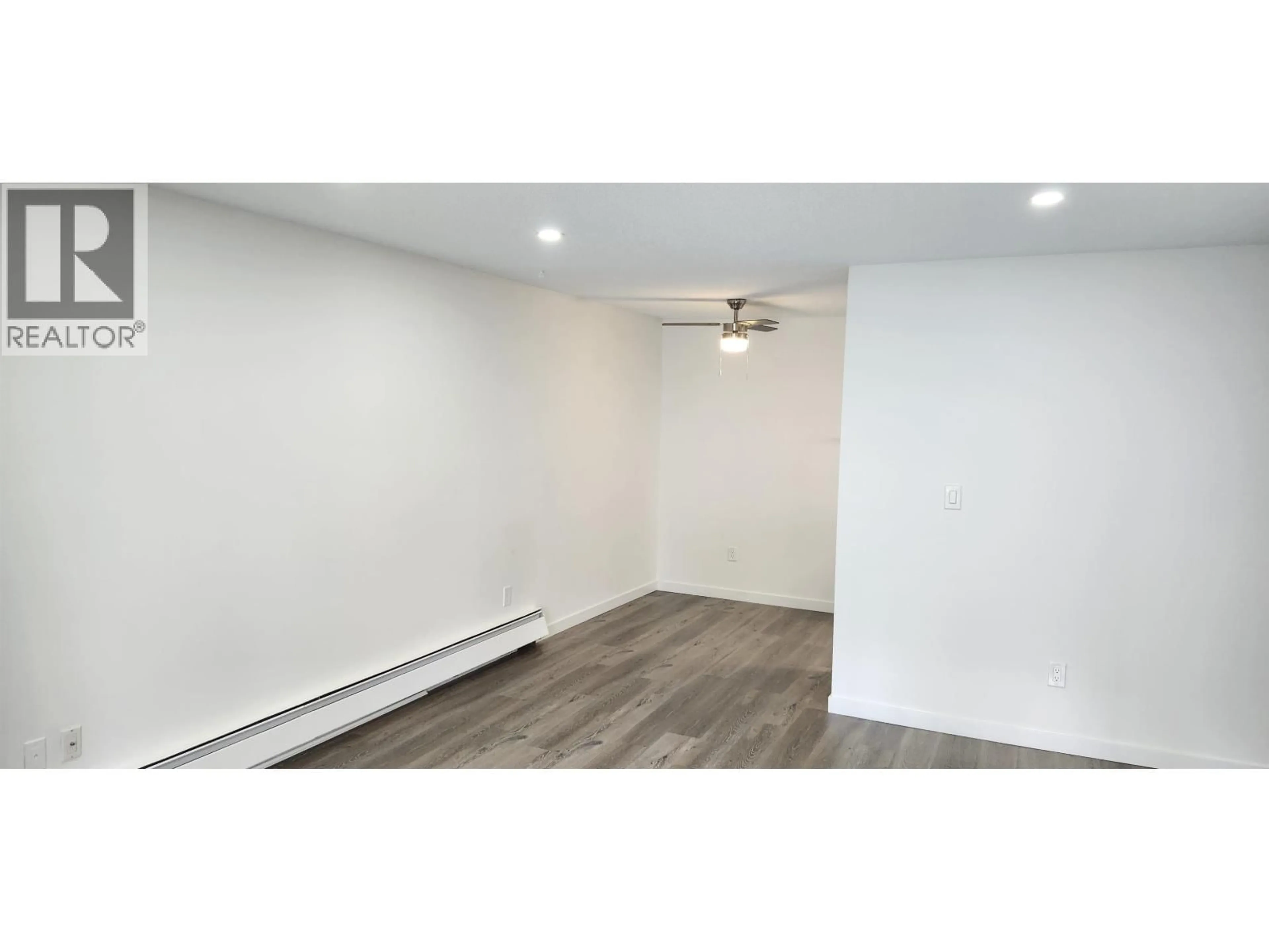 A pic of a room for 201 - 9101 HORNE STREET, Burnaby British Columbia V3N4M3