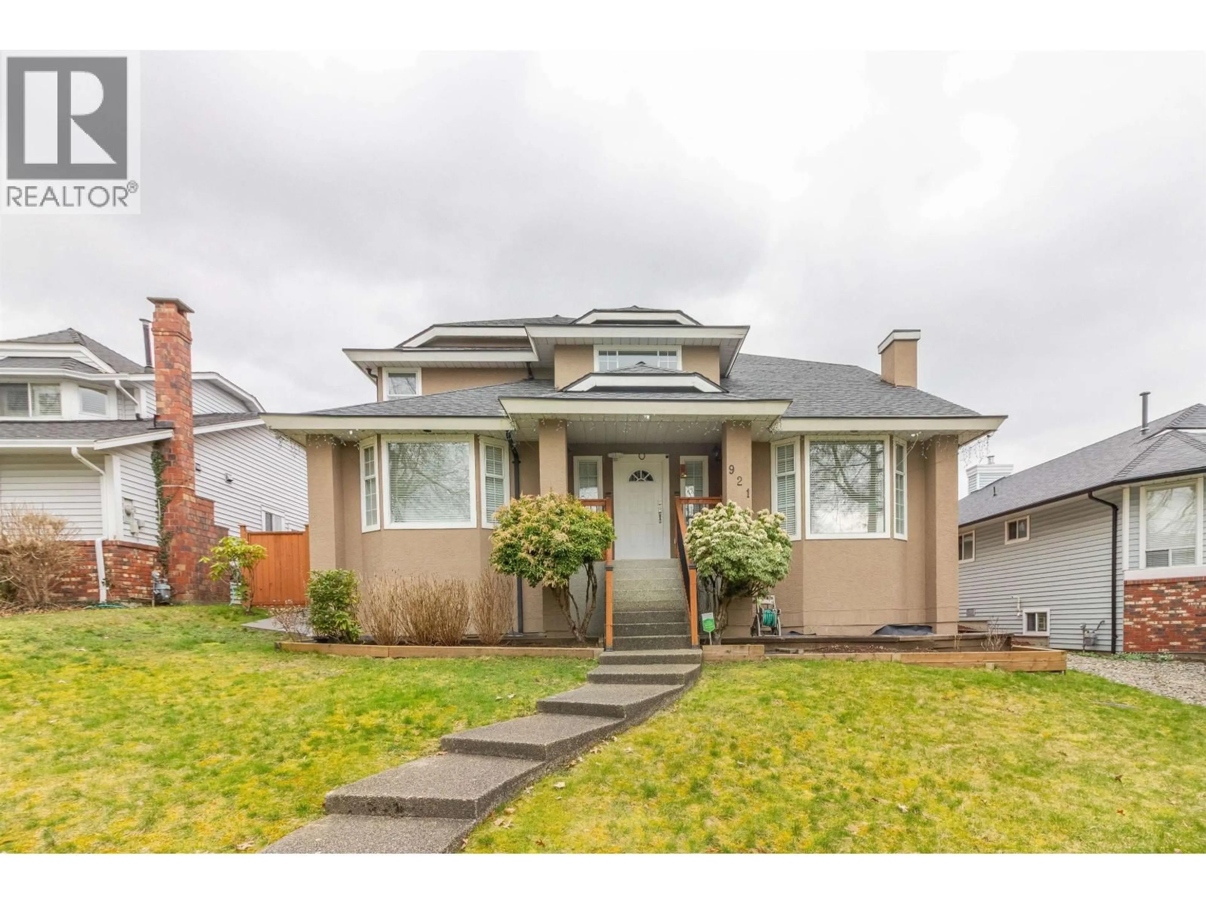 Home with vinyl exterior material, street for 921 CITADEL DRIVE, Port Coquitlam British Columbia V3C5J2