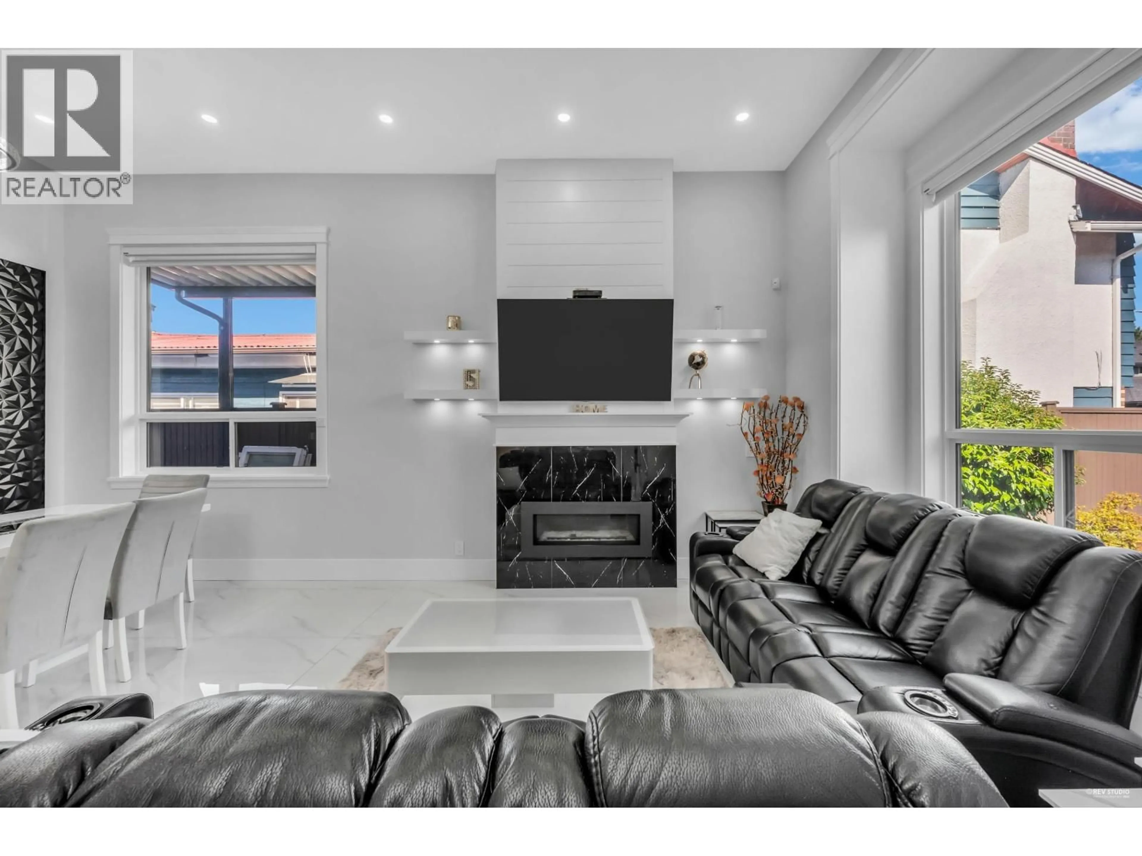 Home theater for 11700 MELLIS DRIVE, Richmond British Columbia V6X1M1
