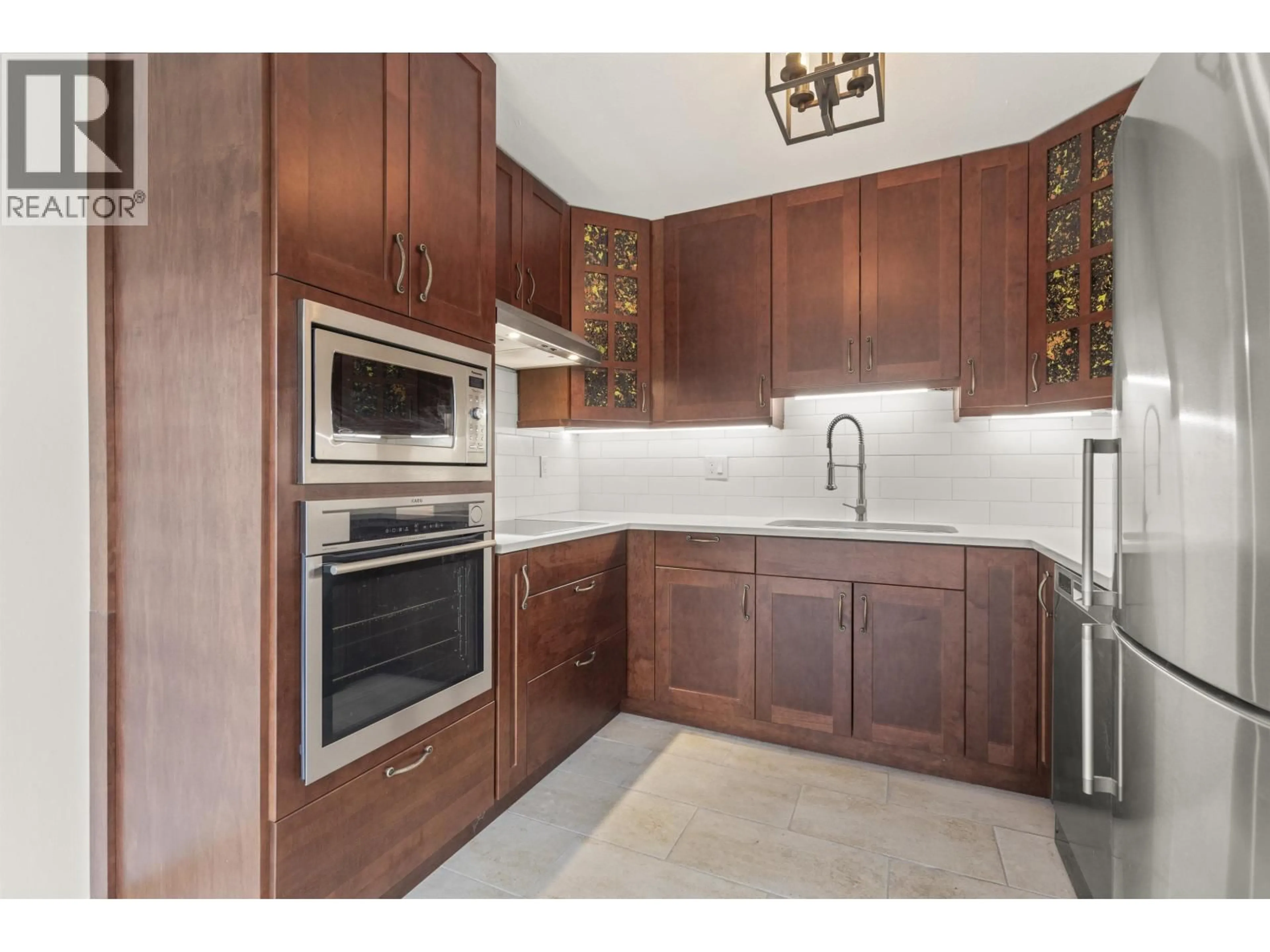 Standard kitchen, unknown for 306 - 808 8TH AVENUE, Vancouver British Columbia V5T1T5