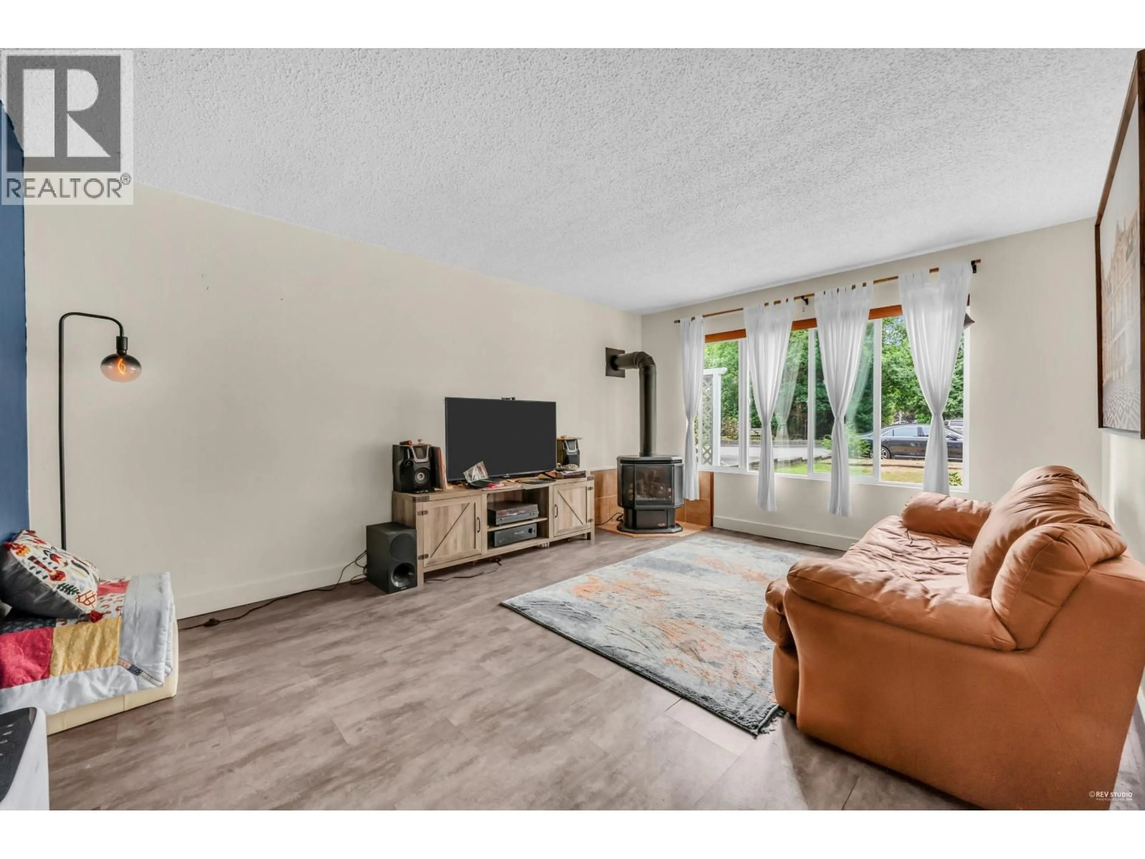 Living room with furniture, unknown for 1095 SPRUCE AVENUE, Port Coquitlam British Columbia V3B5T9