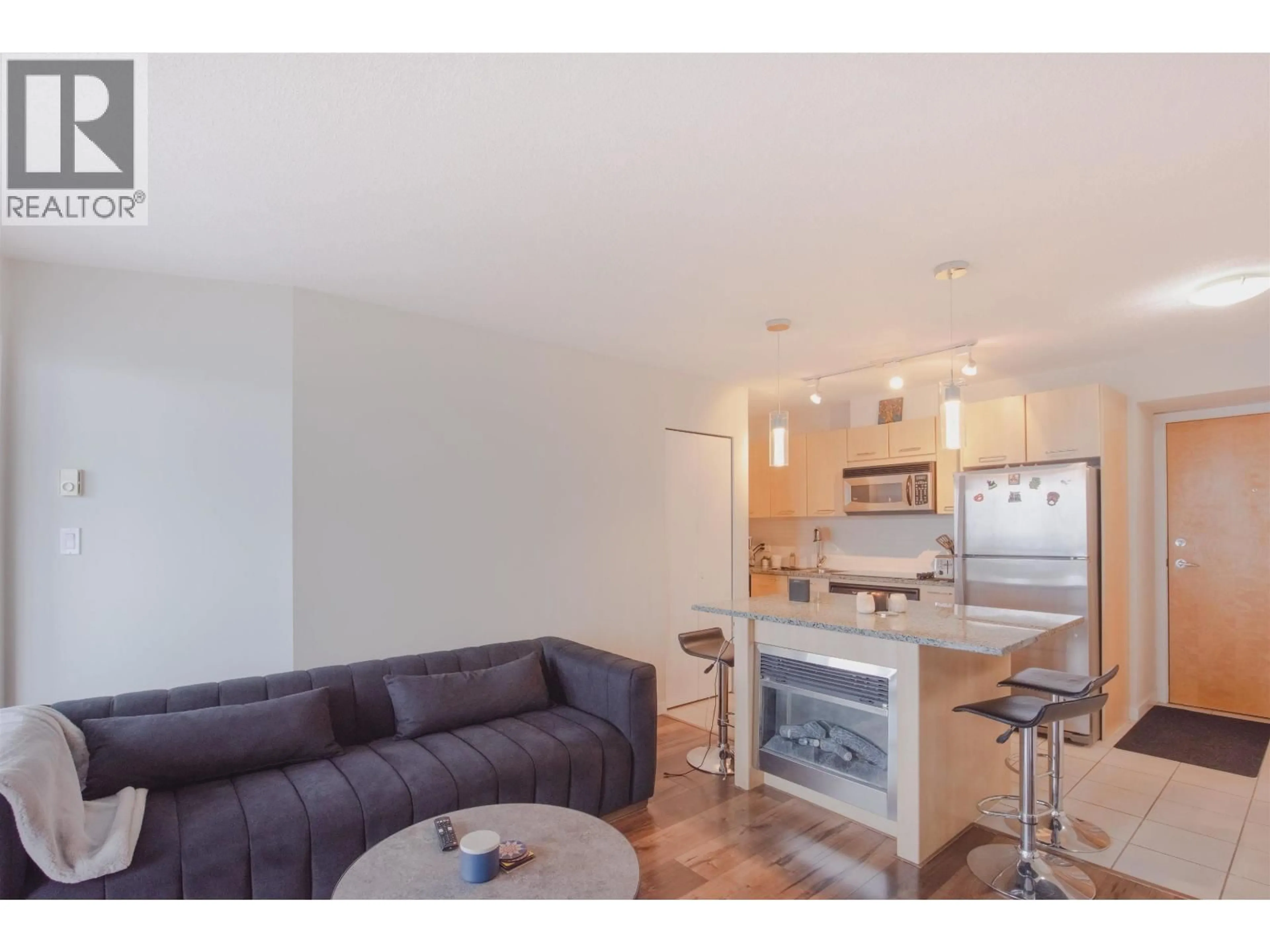 Living room with furniture, unknown for 2605 - 1199 SEYMOUR STREET, Vancouver British Columbia V6B1K3