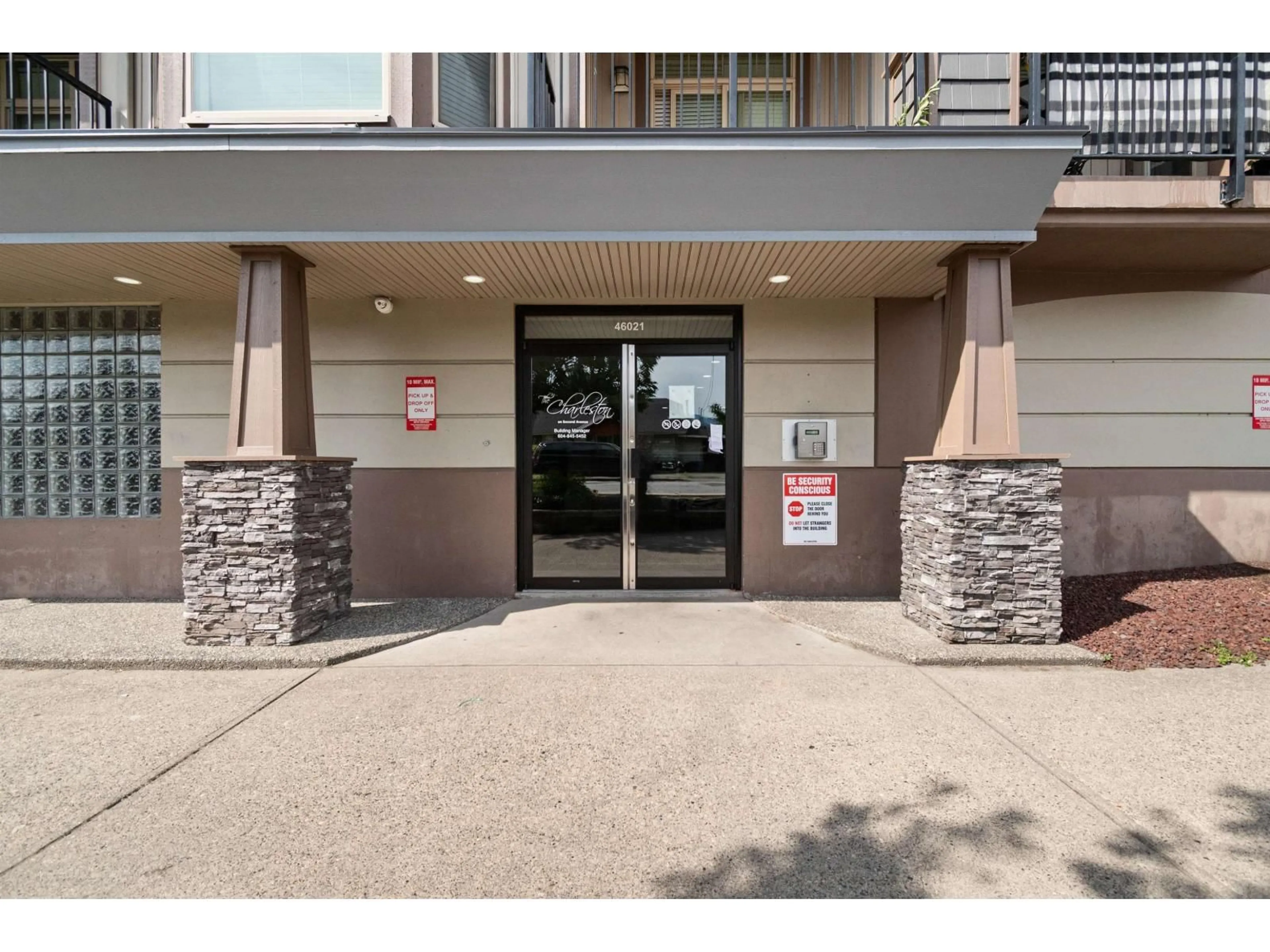 Indoor foyer for 110 - 46021 SECOND AVENUE, Chilliwack British Columbia V2P1S6