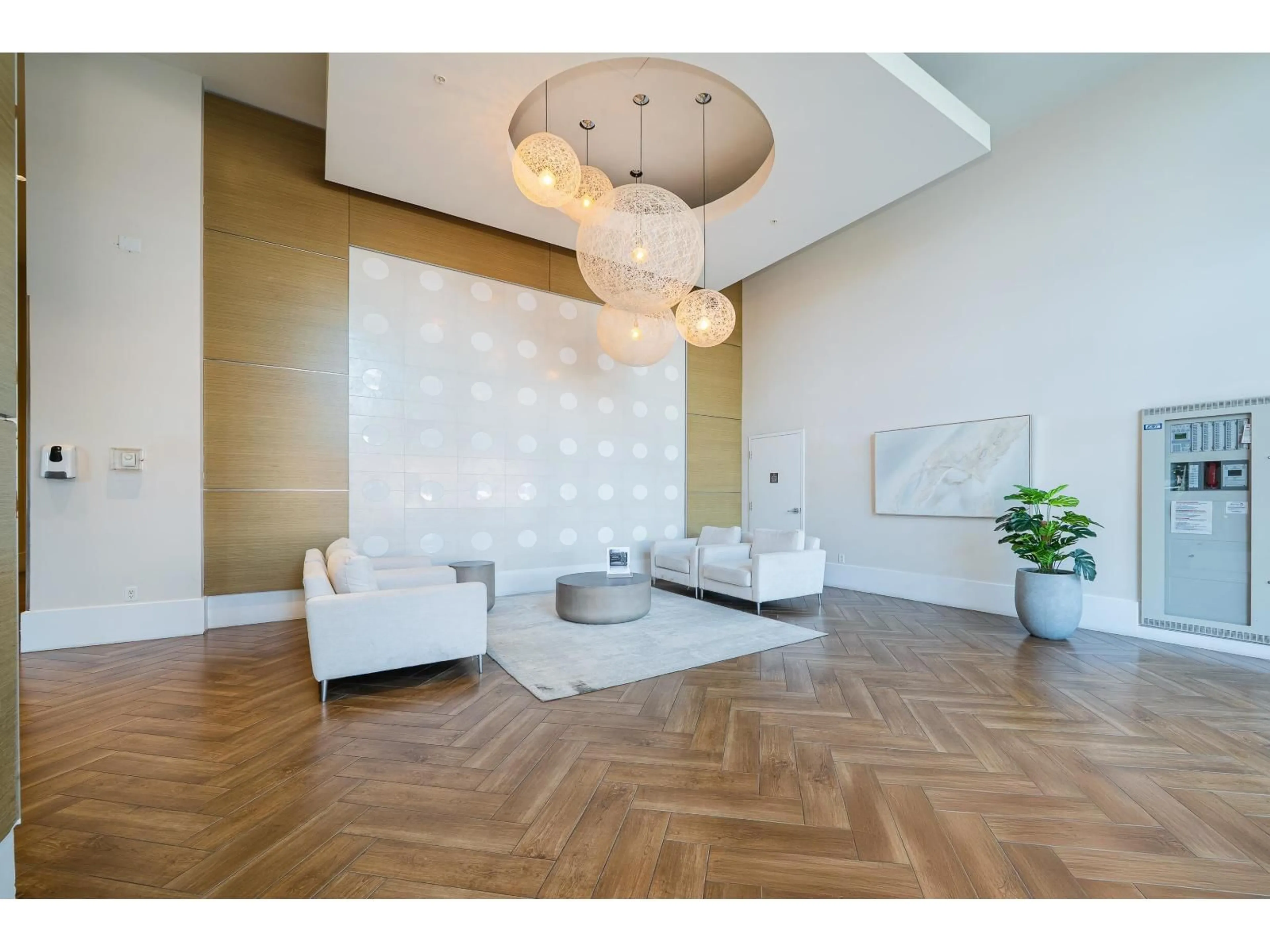 Indoor foyer for 2303 - 13688 100, Surrey British Columbia V3T0G5