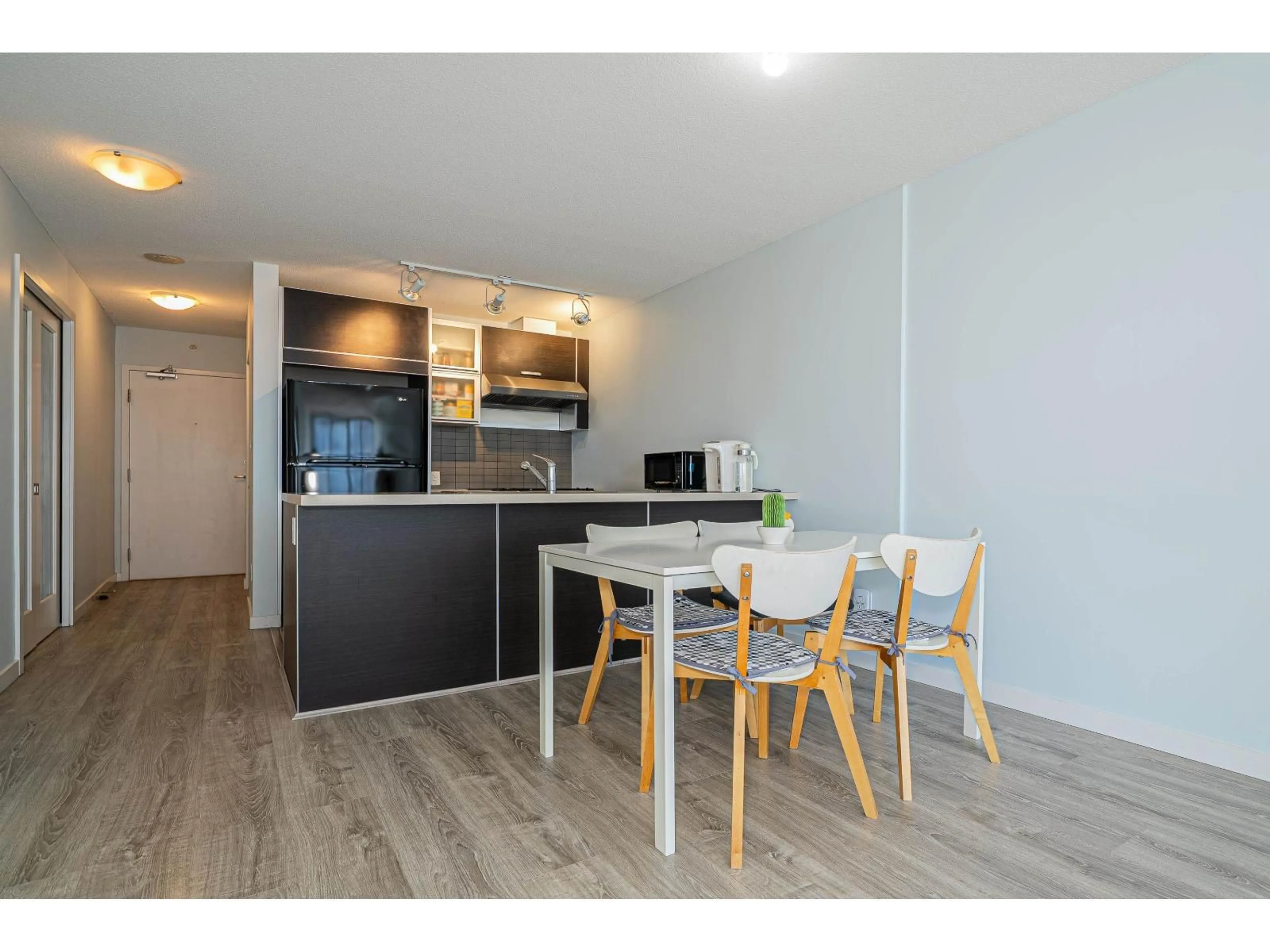 Standard kitchen, wood/laminate floor for 2303 - 13688 100, Surrey British Columbia V3T0G5