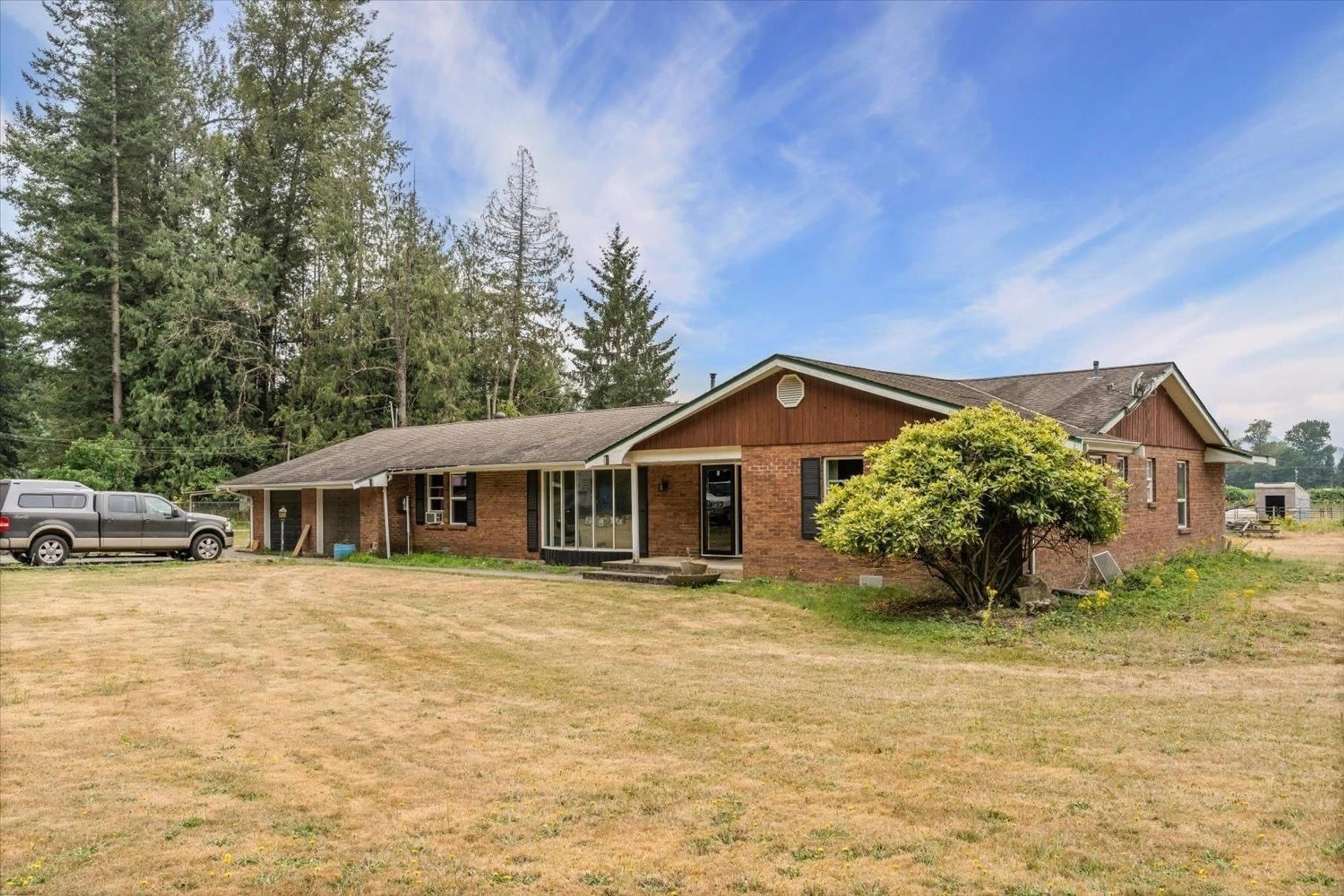 A pic from outside/outdoor area/front of a property/back of a property/a pic from drone, mountain view for 41509 NO. 5 ROAD, Chilliwack British Columbia V2R5J7