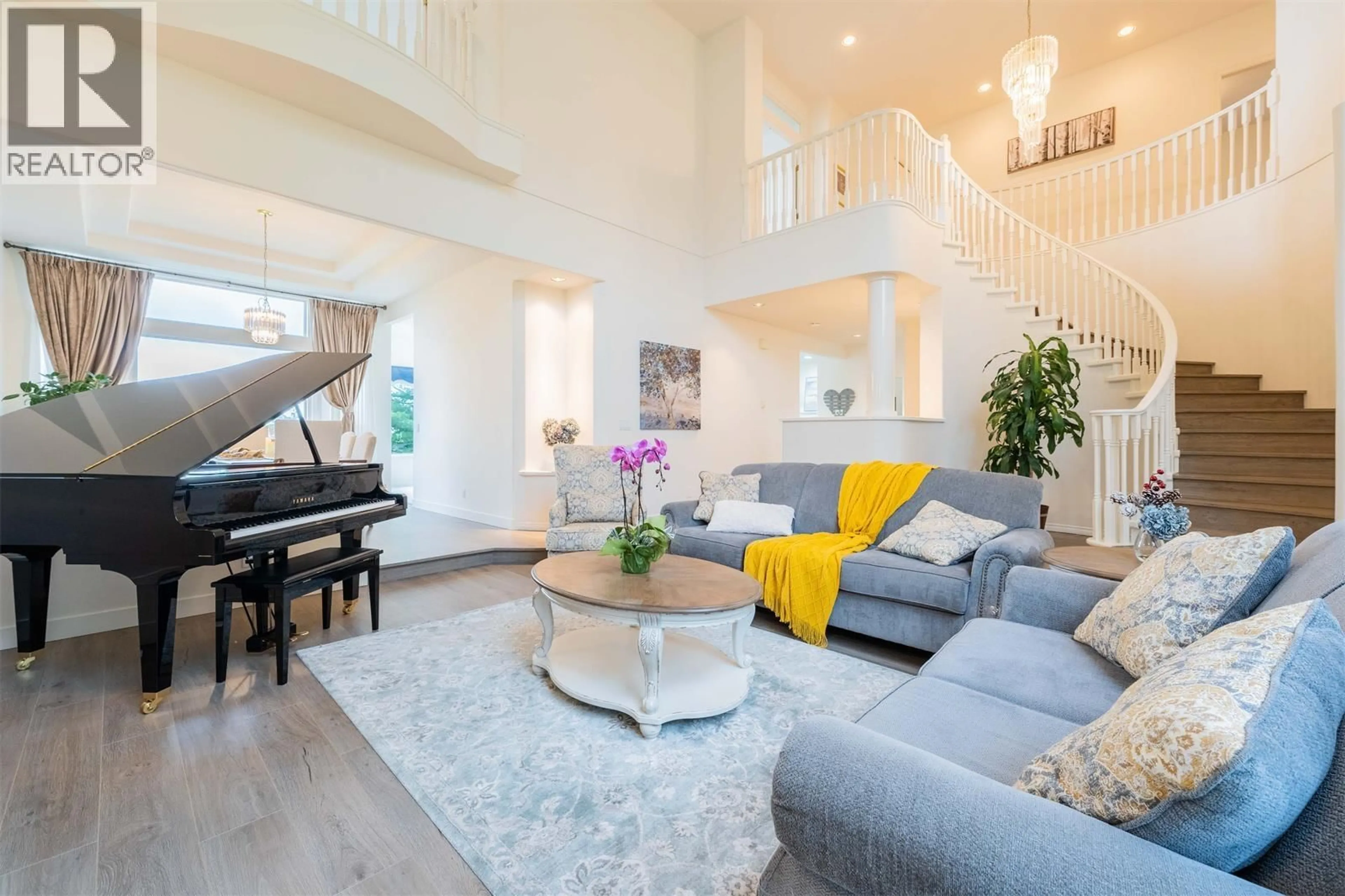 Living room with furniture, unknown for 2570 JADE PLACE, Coquitlam British Columbia V3E2Z2