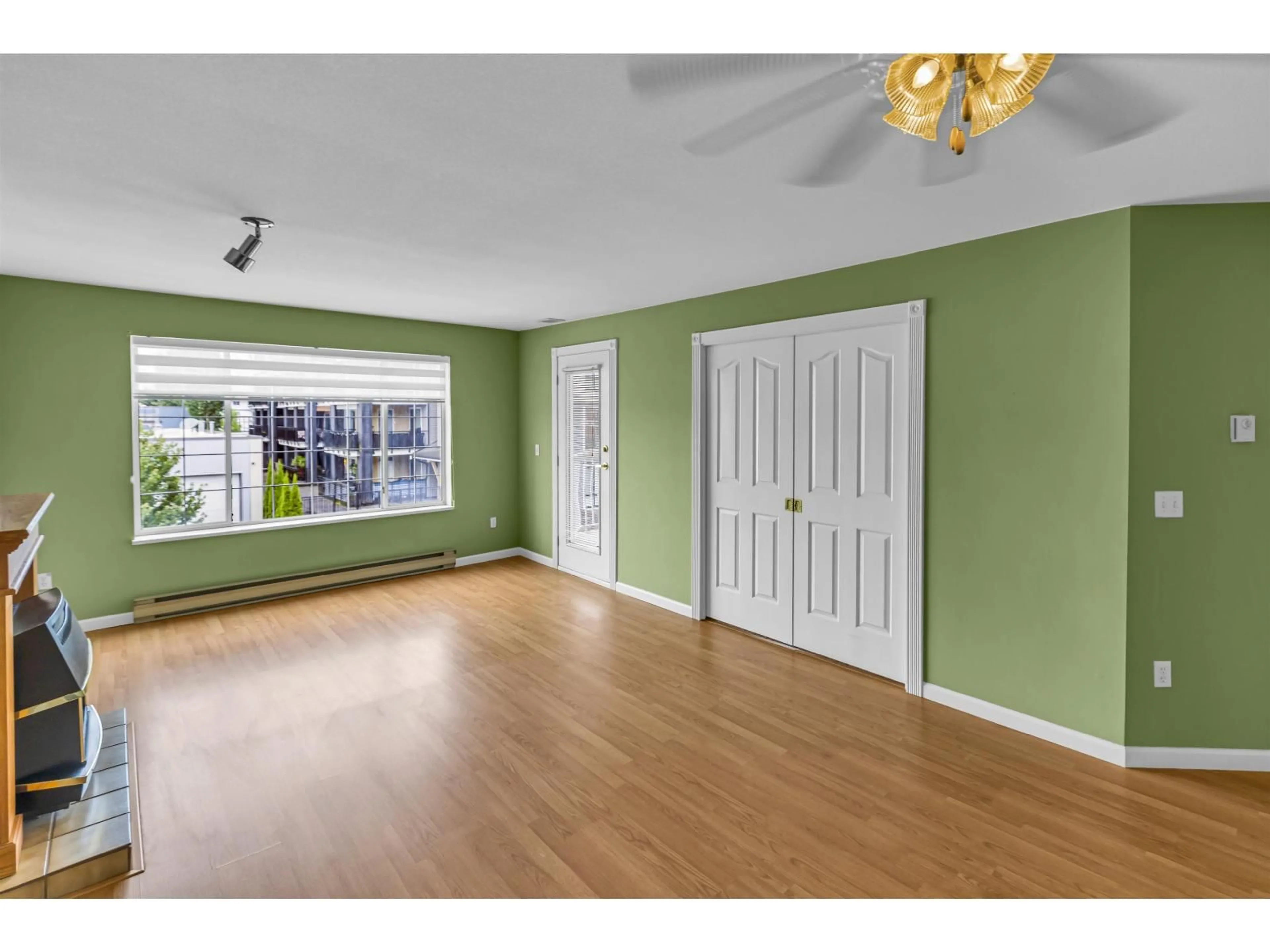 A pic of a room for 204 - 45660 KNIGHT ROAD, Chilliwack British Columbia V2R2X4
