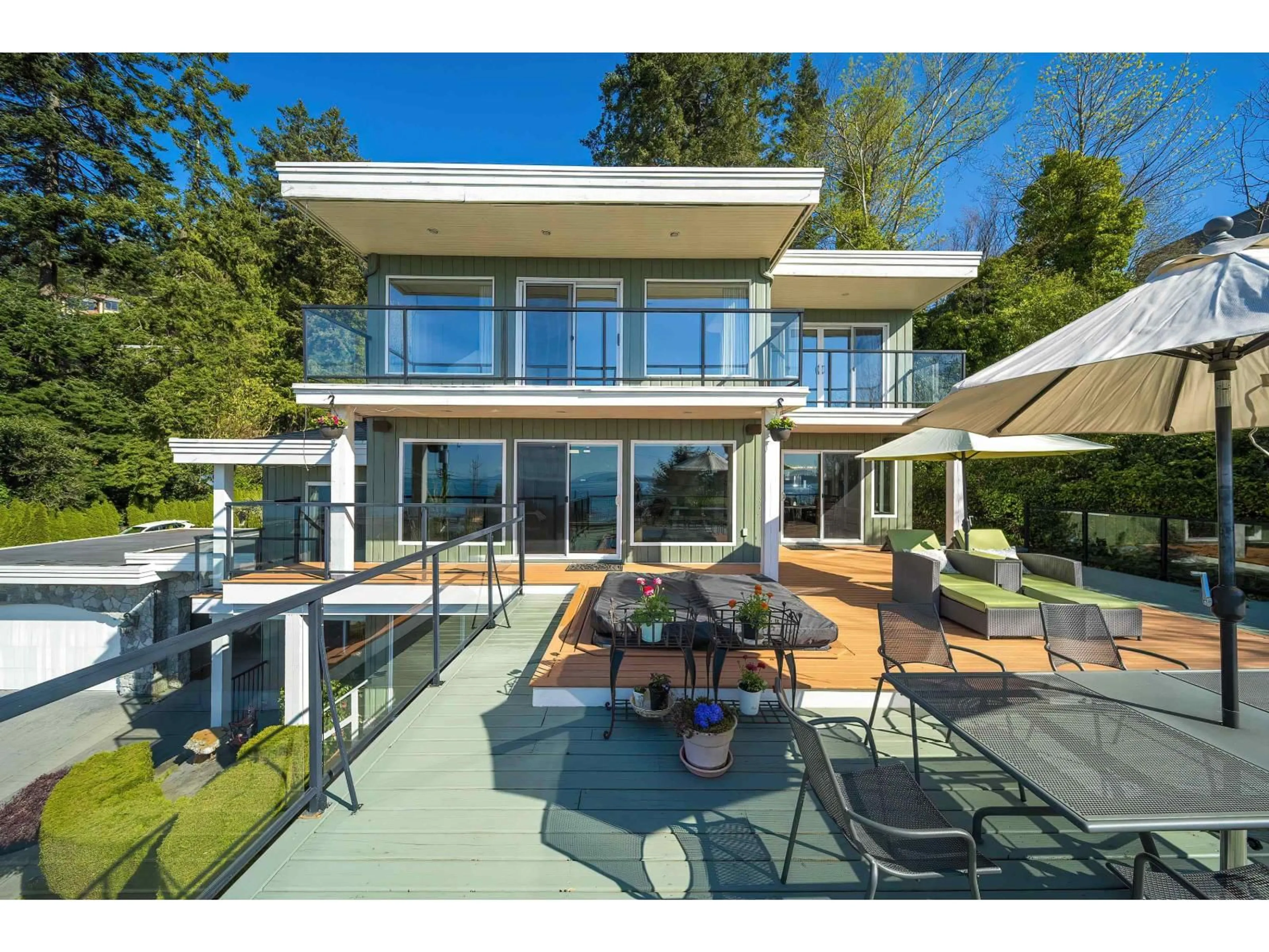 Patio, water/lake/river/ocean view for 1309 ANDERSON, White Rock British Columbia V4B3P4