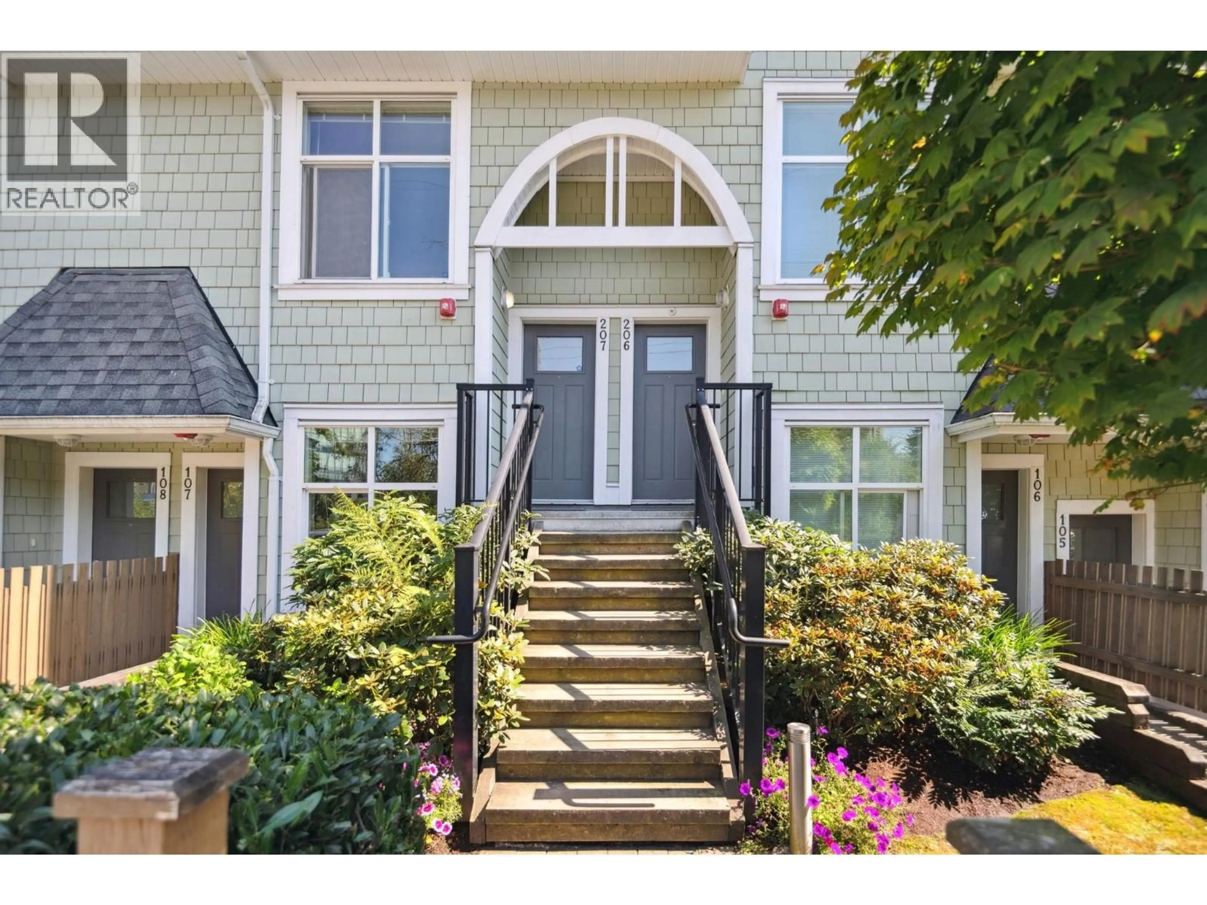 Unknown for 207 - 7250 18TH AVENUE, Burnaby British Columbia V3N1H3