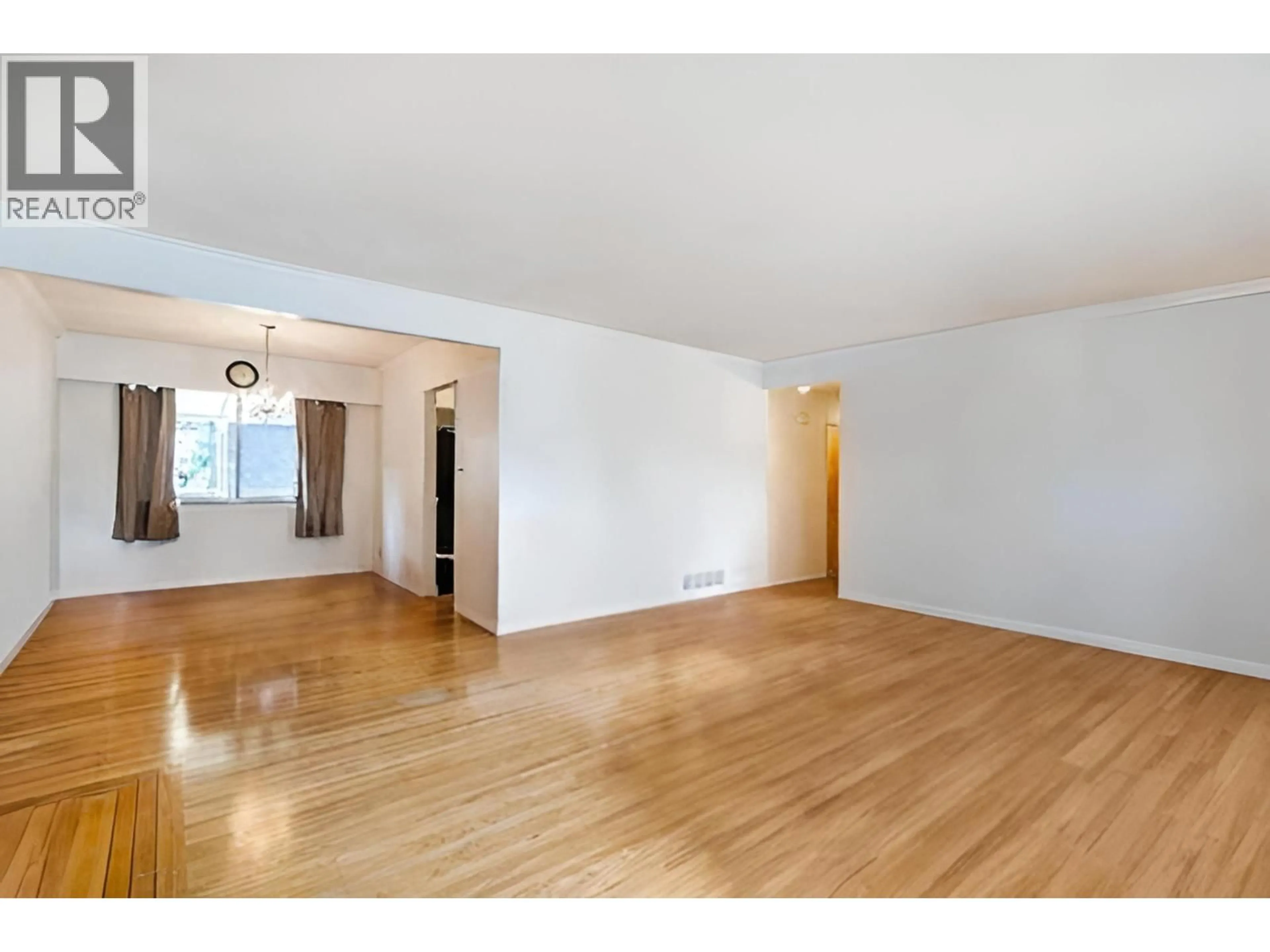 A pic of a room for 3561 YORK STREET, Port Coquitlam British Columbia V3B4A8