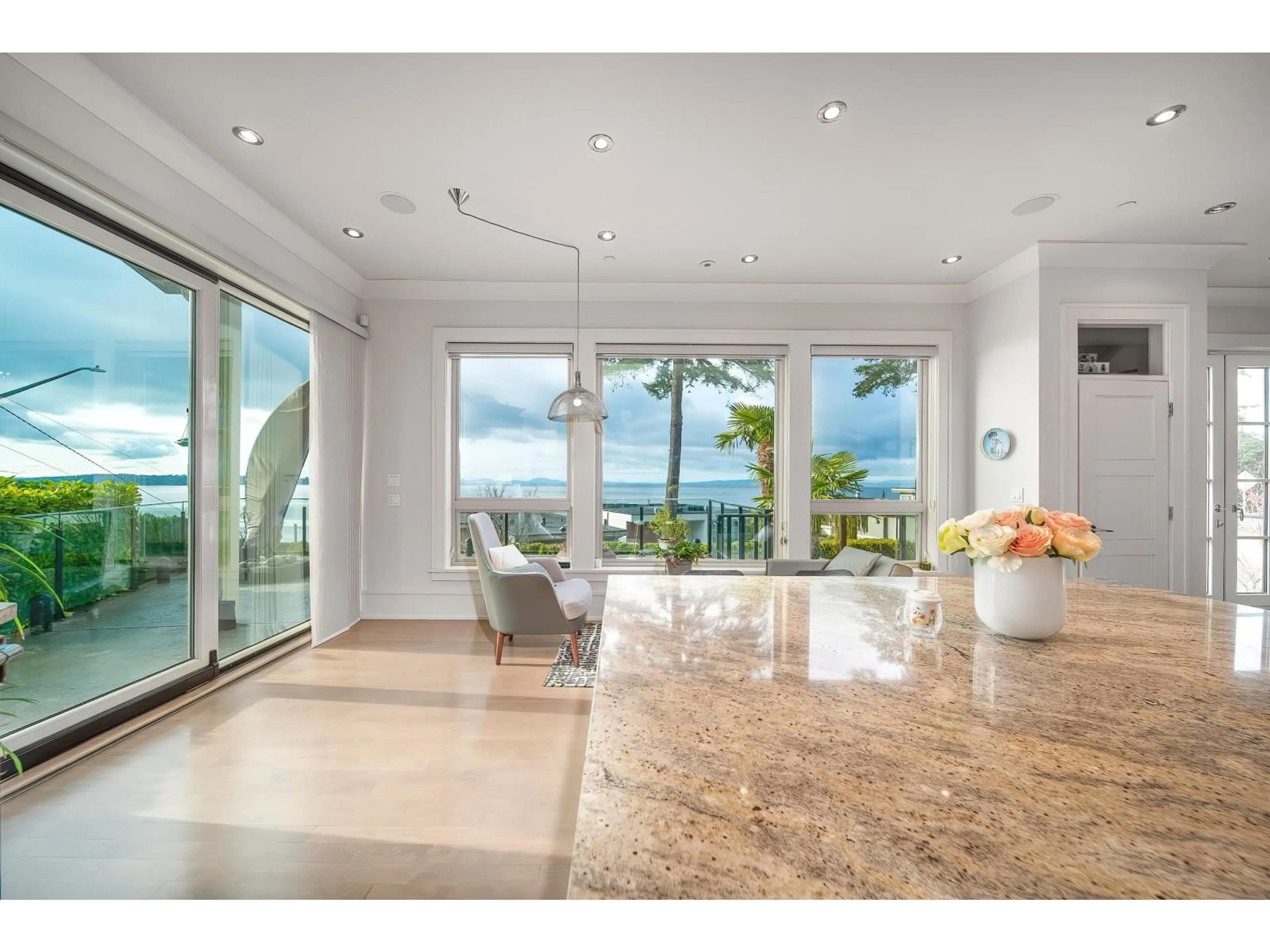 Unknown for 14533 MAGDALEN, White Rock British Columbia V4B2X5