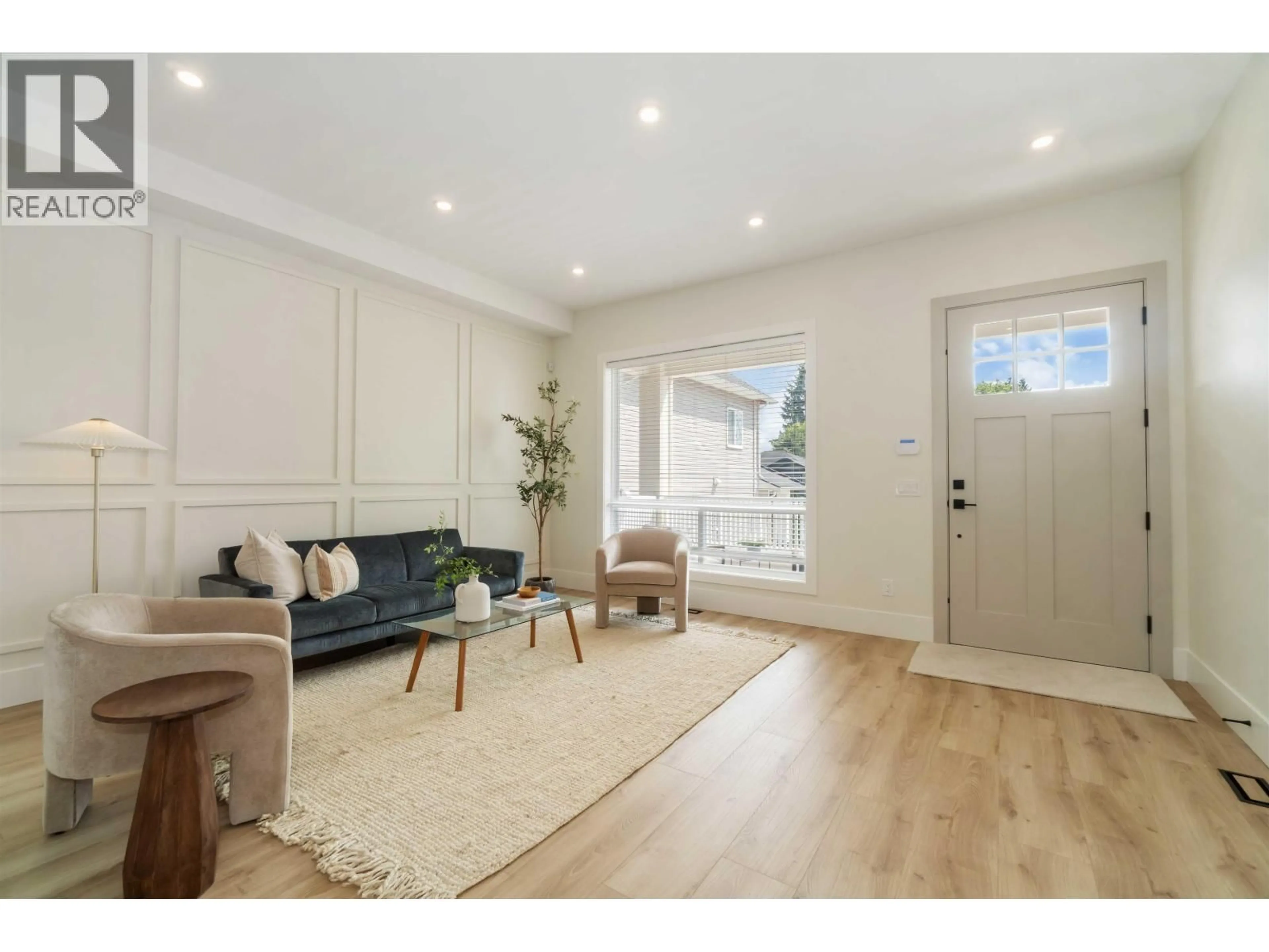 Indoor entryway for 3456C DARWIN AVENUE, Coquitlam British Columbia V3B3H6