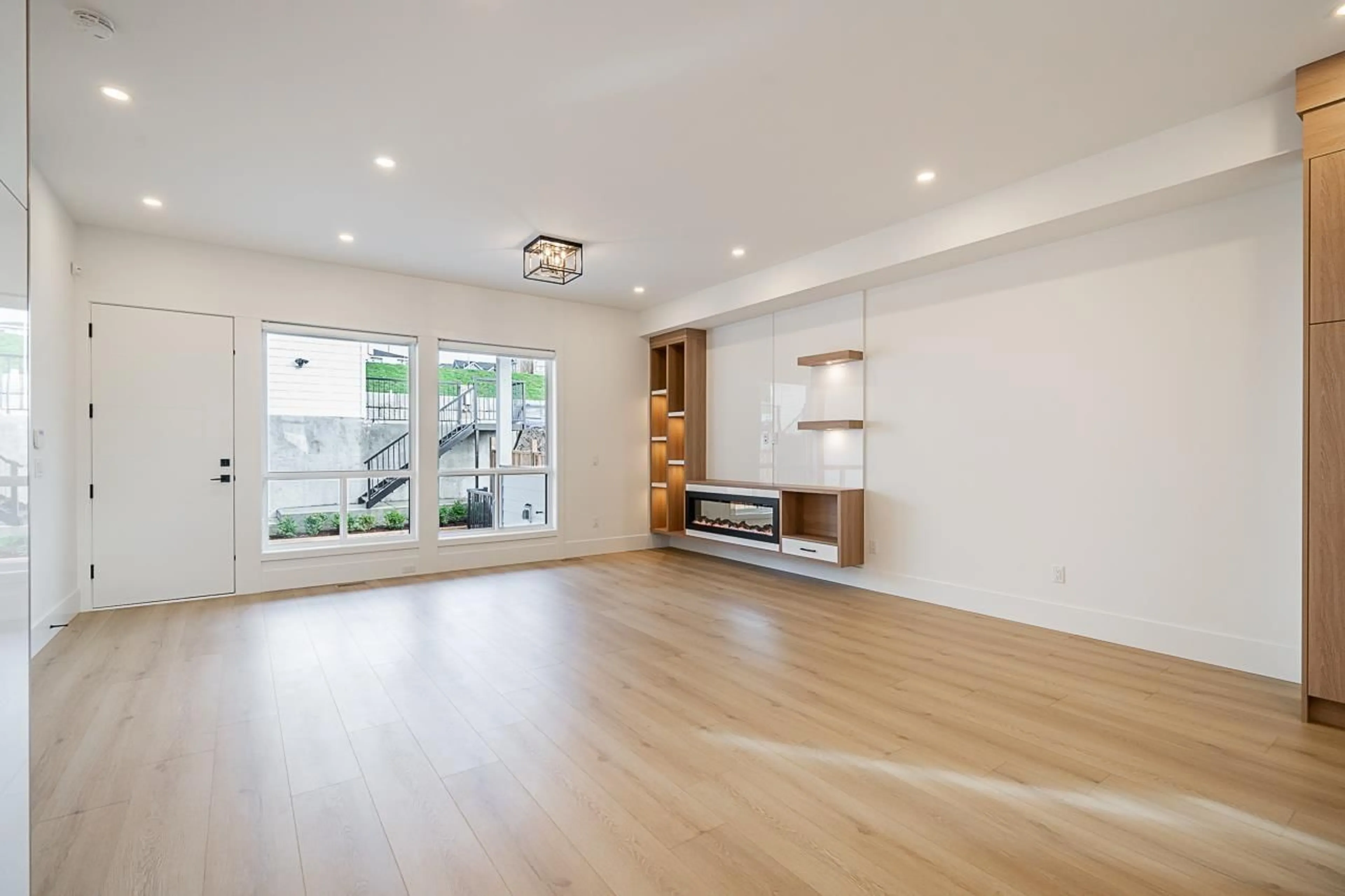 A pic of a room for 16685 16, Surrey British Columbia V3S9X7