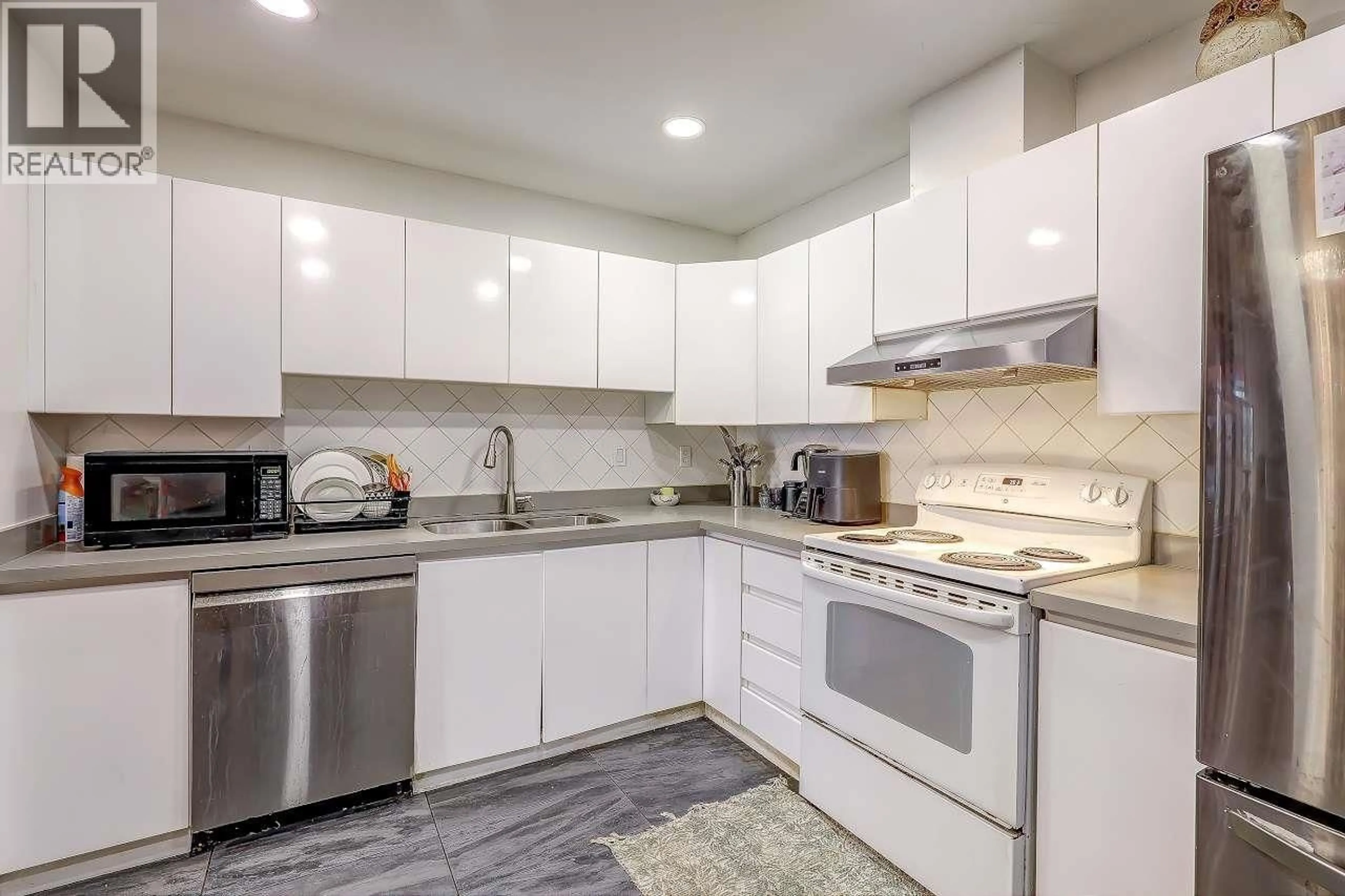Standard kitchen, ceramic/tile floor for 7 - 7633 ST. ALBANS ROAD, Richmond British Columbia V6Y3W7