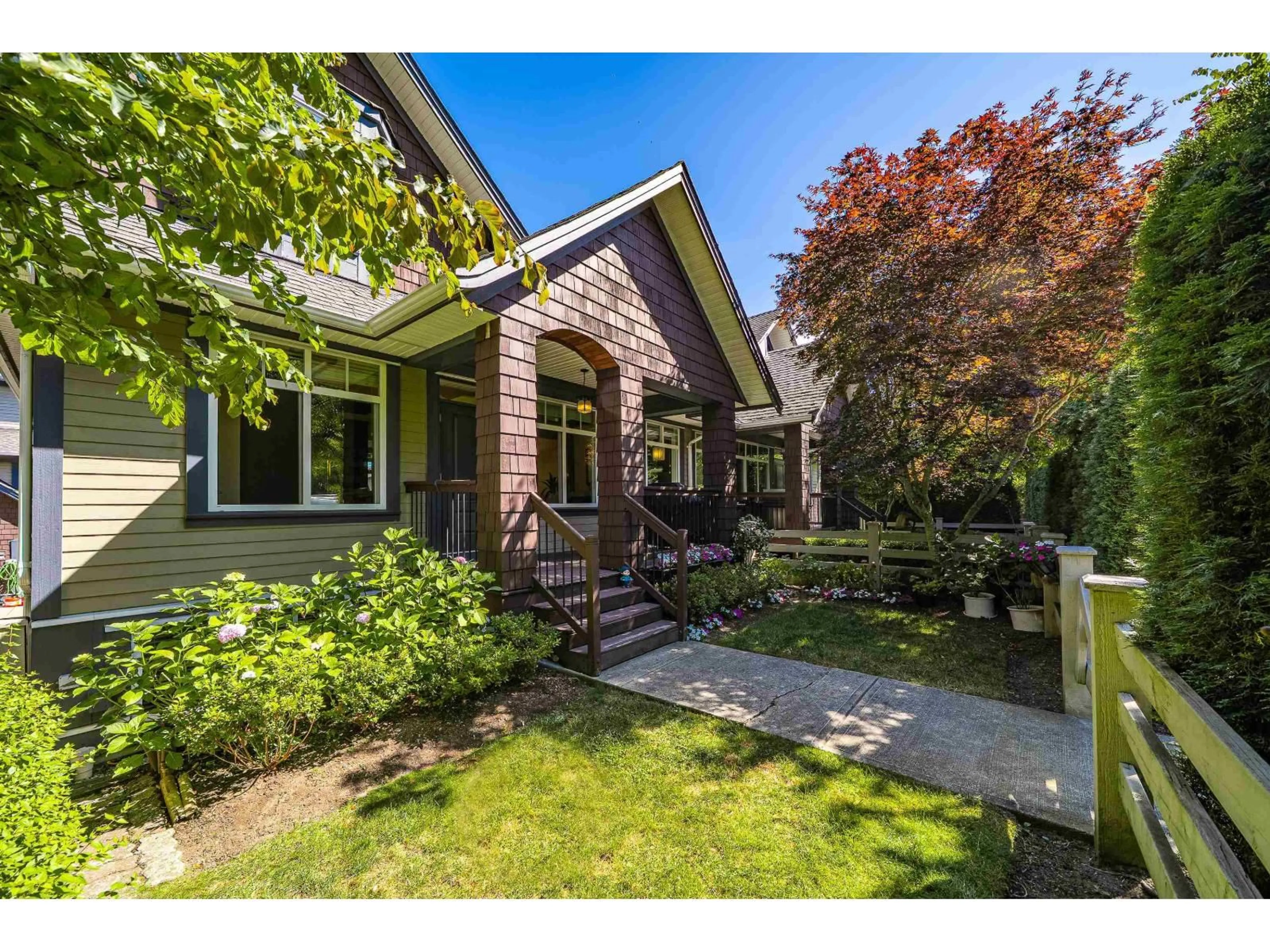 Unknown for 8 - 15977 26, Surrey British Columbia V3Z2W7