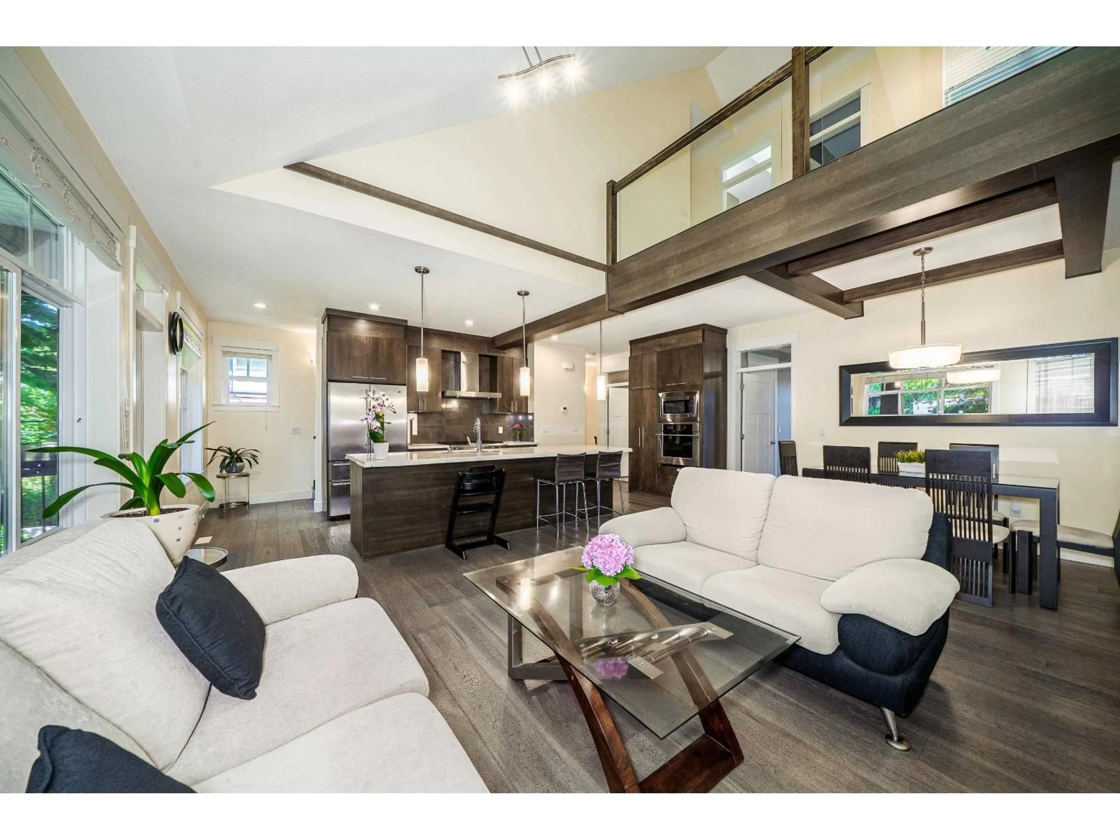 Open concept kitchen, wood/laminate floor for 8 - 15977 26, Surrey British Columbia V3Z2W7