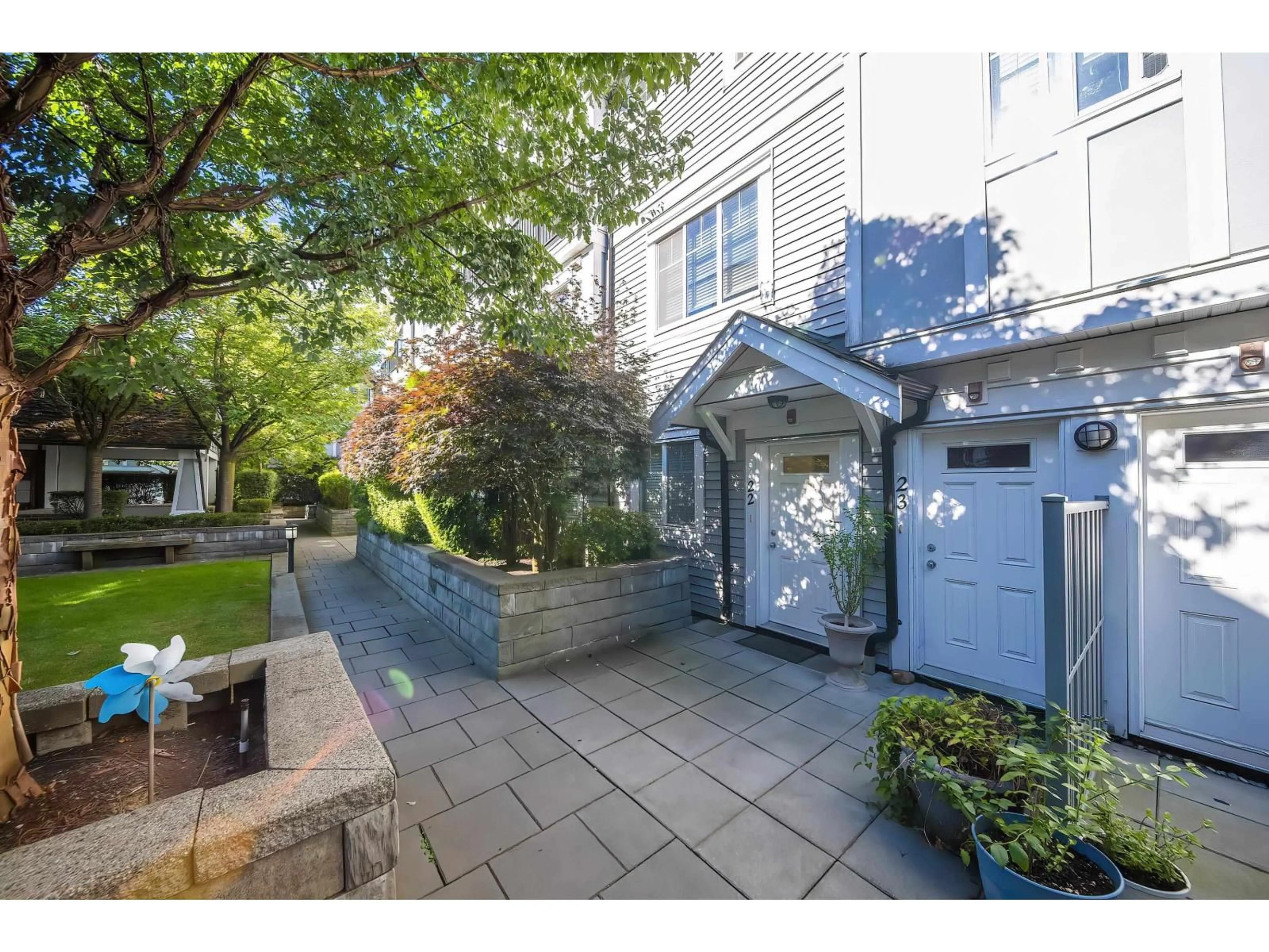 Patio, street for 22 - 13239 OLD YALE, Surrey British Columbia V3T3C5