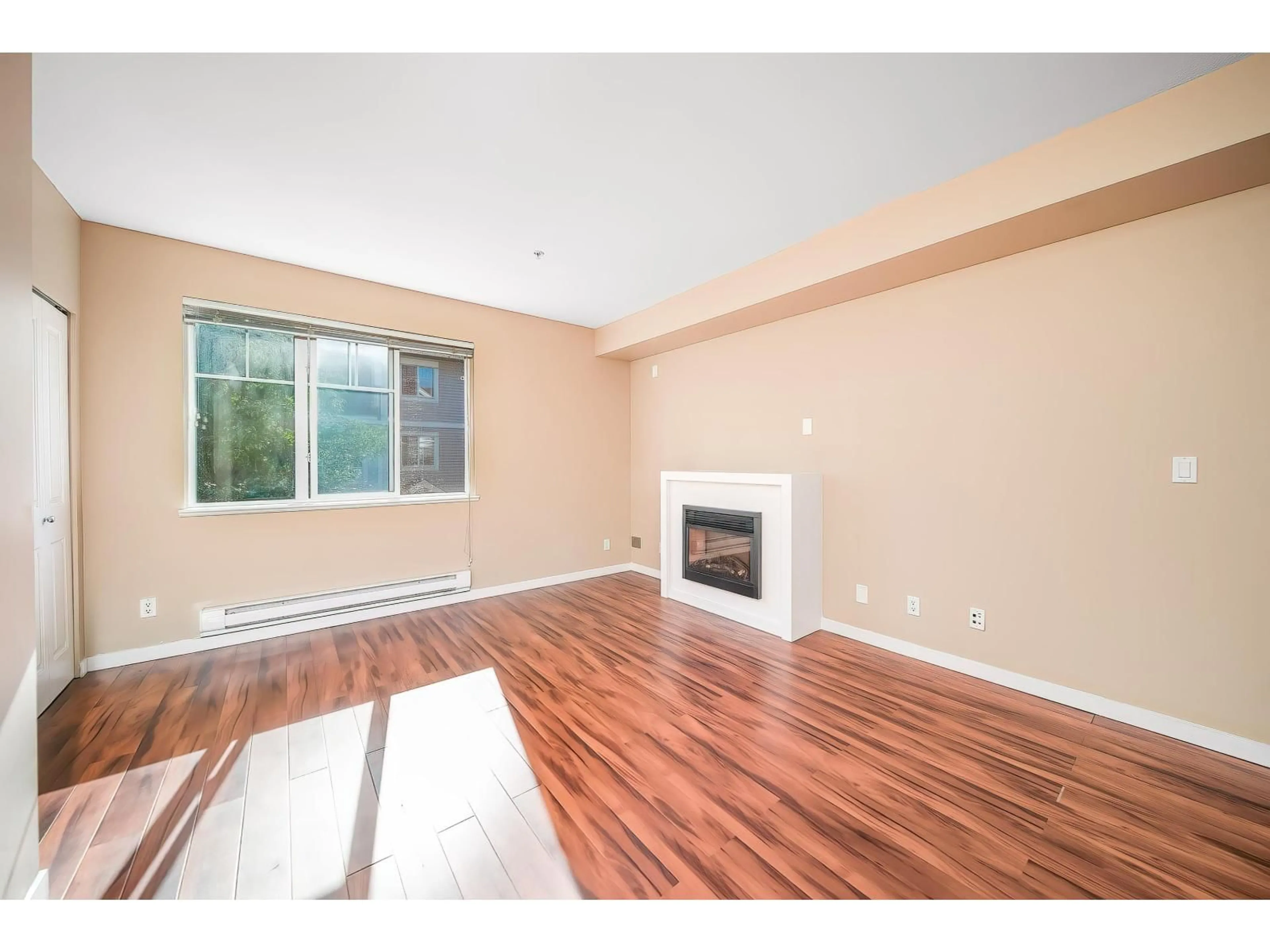 A pic of a room for 22 - 13239 OLD YALE, Surrey British Columbia V3T3C5