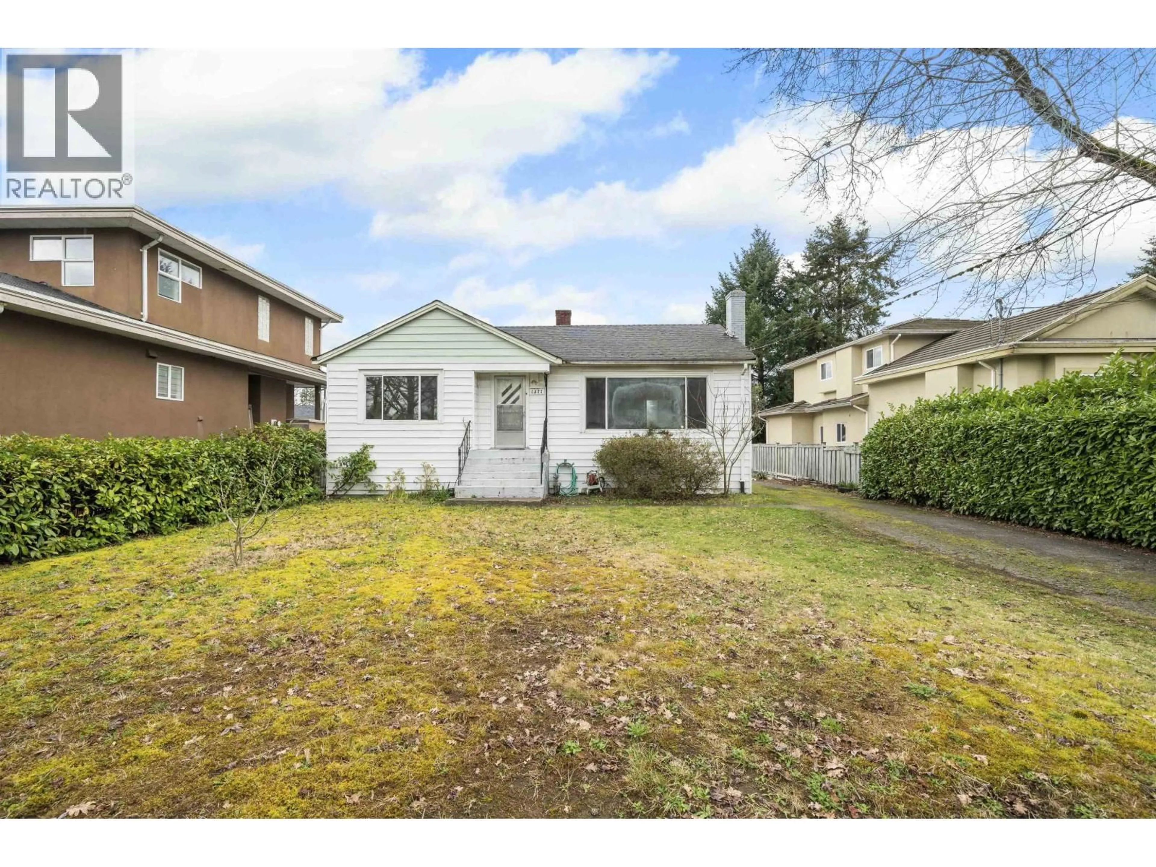 A pic from outside/outdoor area/front of a property/back of a property/a pic from drone, street for 1371 DUTHIE AVENUE, Burnaby British Columbia V5A2R5
