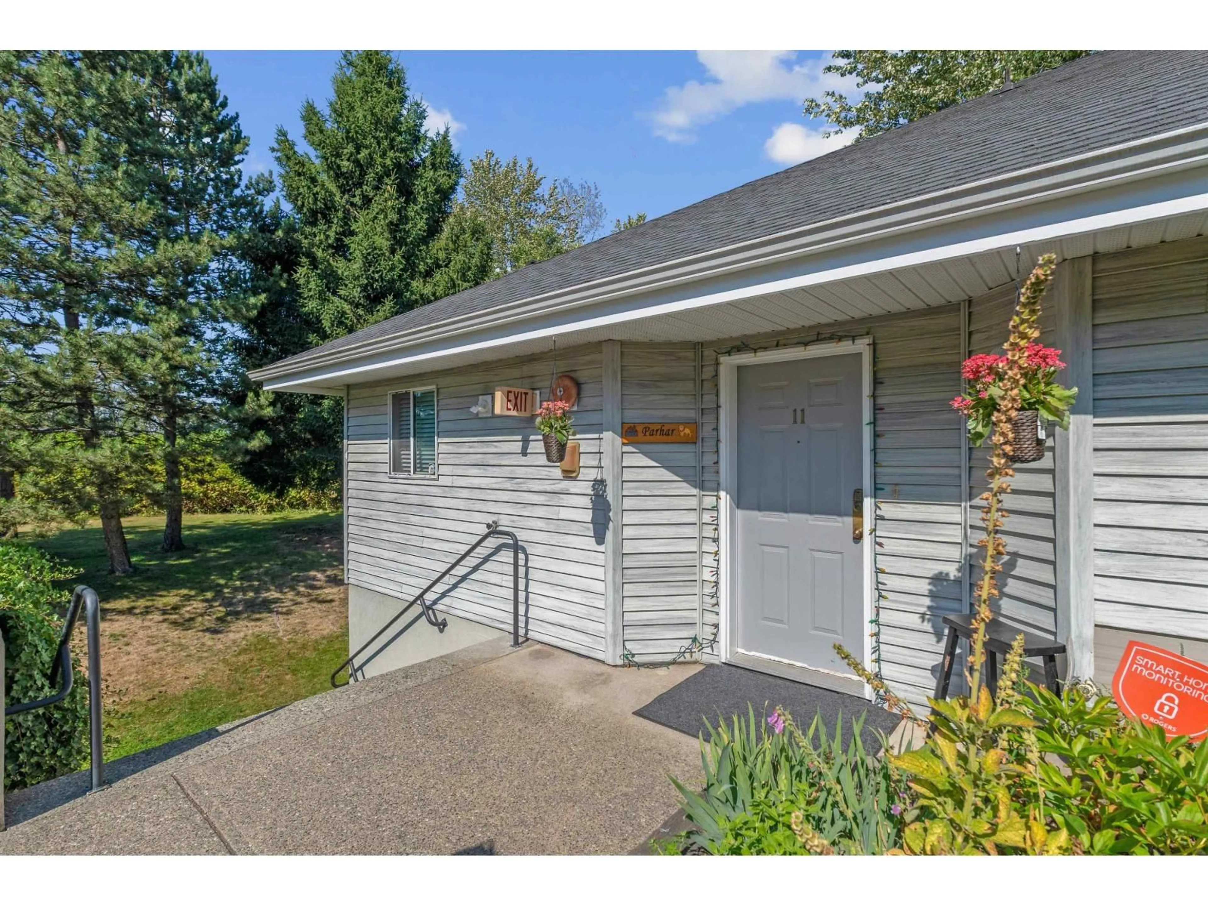 Unknown for 11 - 13670 84, Surrey British Columbia V3W0T6