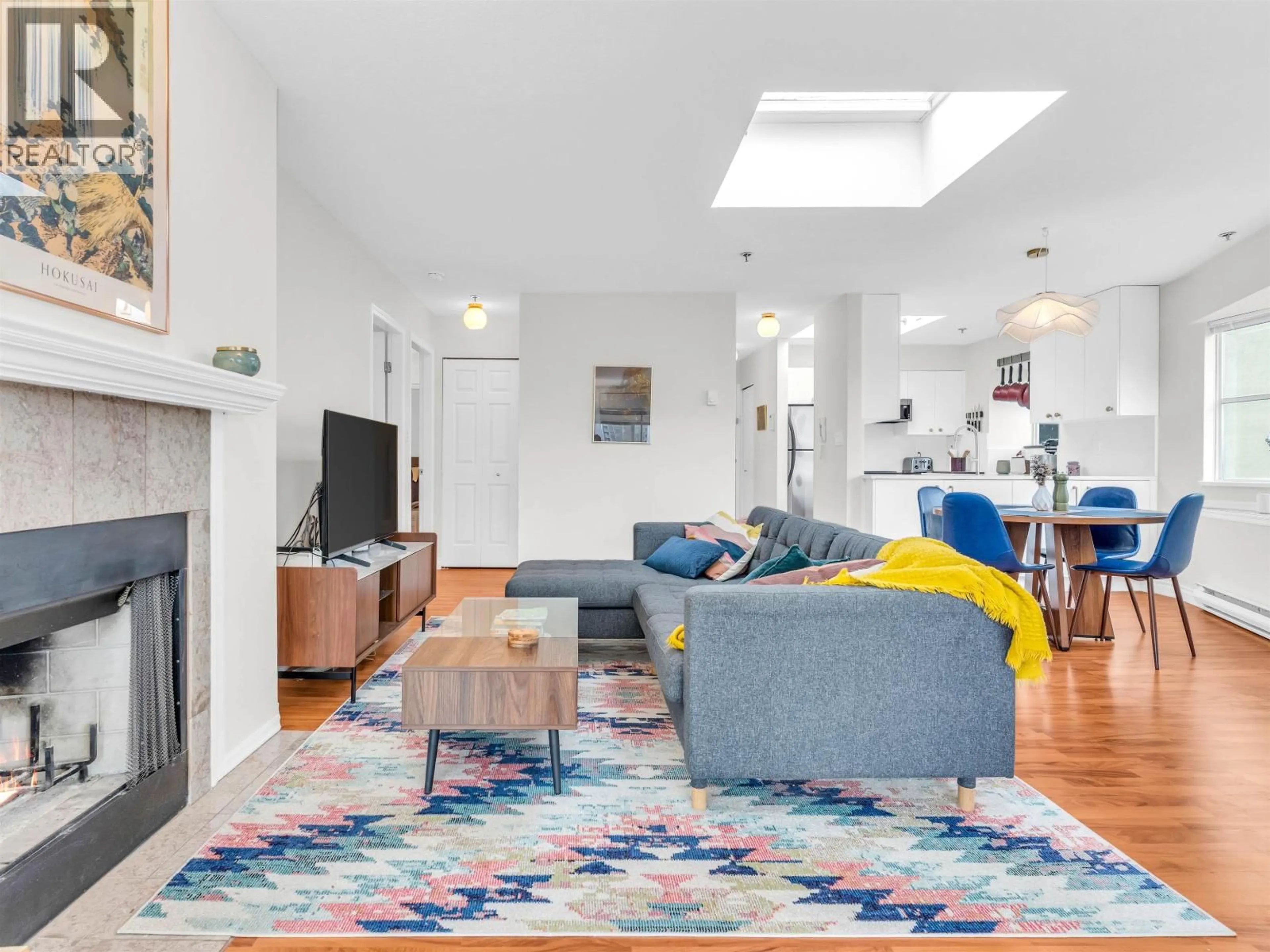 Living room with furniture, unknown for 402 - 1575 12TH AVENUE, Vancouver British Columbia V6J2E2