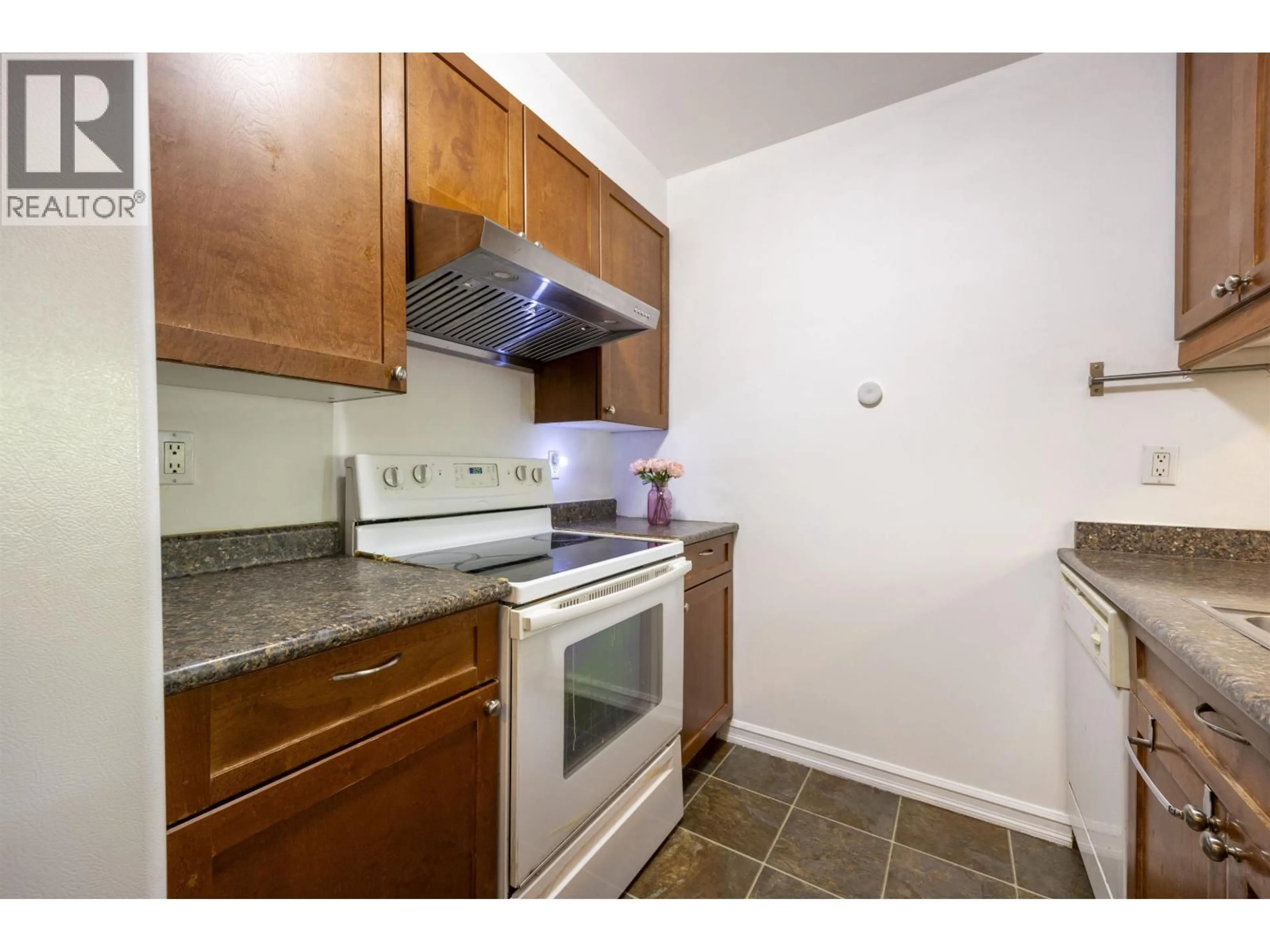 Standard kitchen, unknown for 203 - 9521 CARDSTON COURT, Burnaby British Columbia V3N4R8