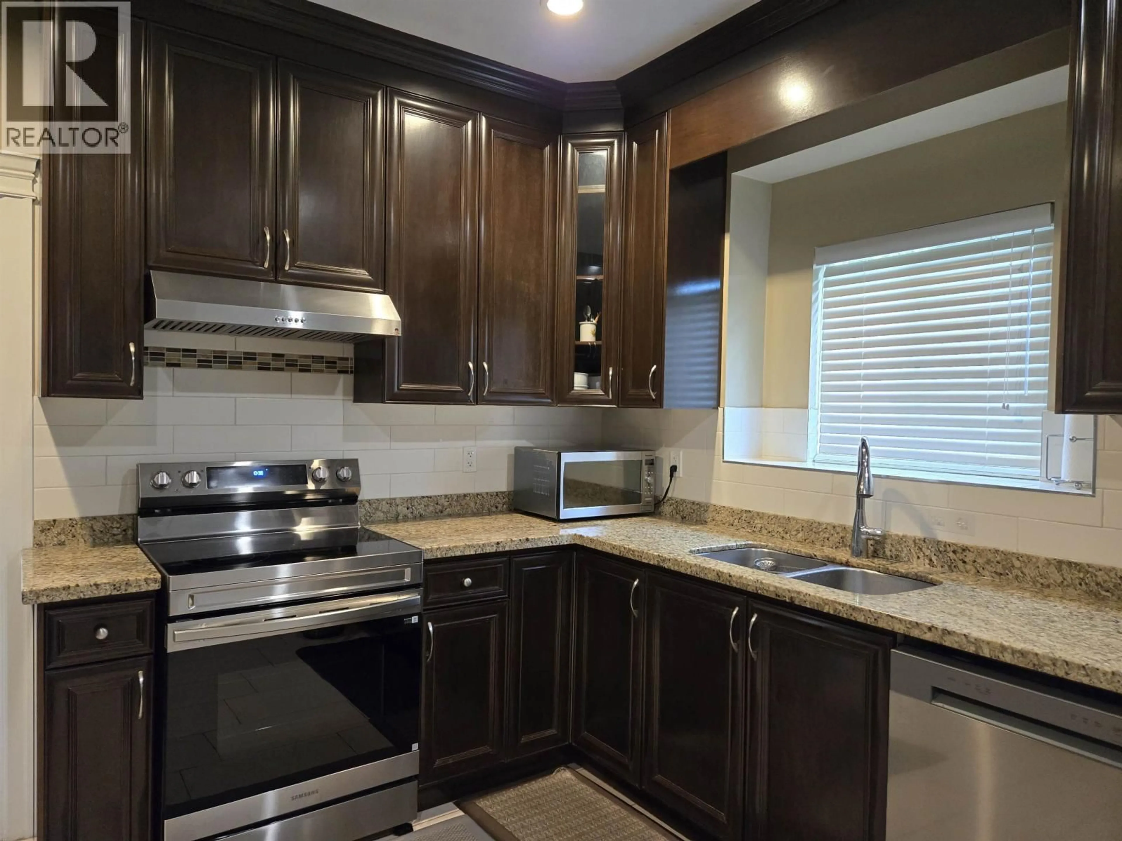 Unknown for 6685 UNION STREET, Burnaby British Columbia V5B1X2